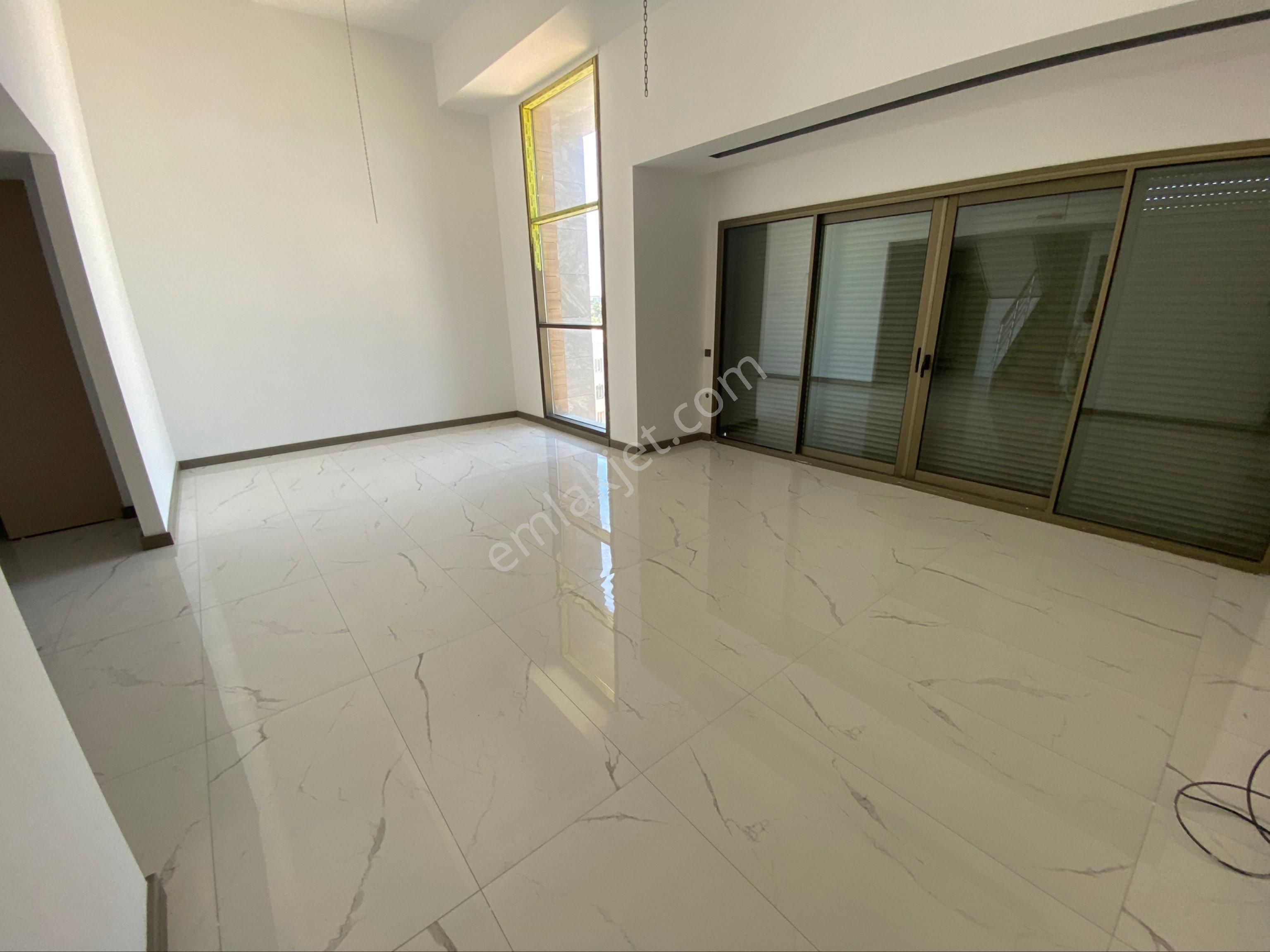 Kuşadası’nda Deniz Manzaralı Lüks Daire - Görsel 12