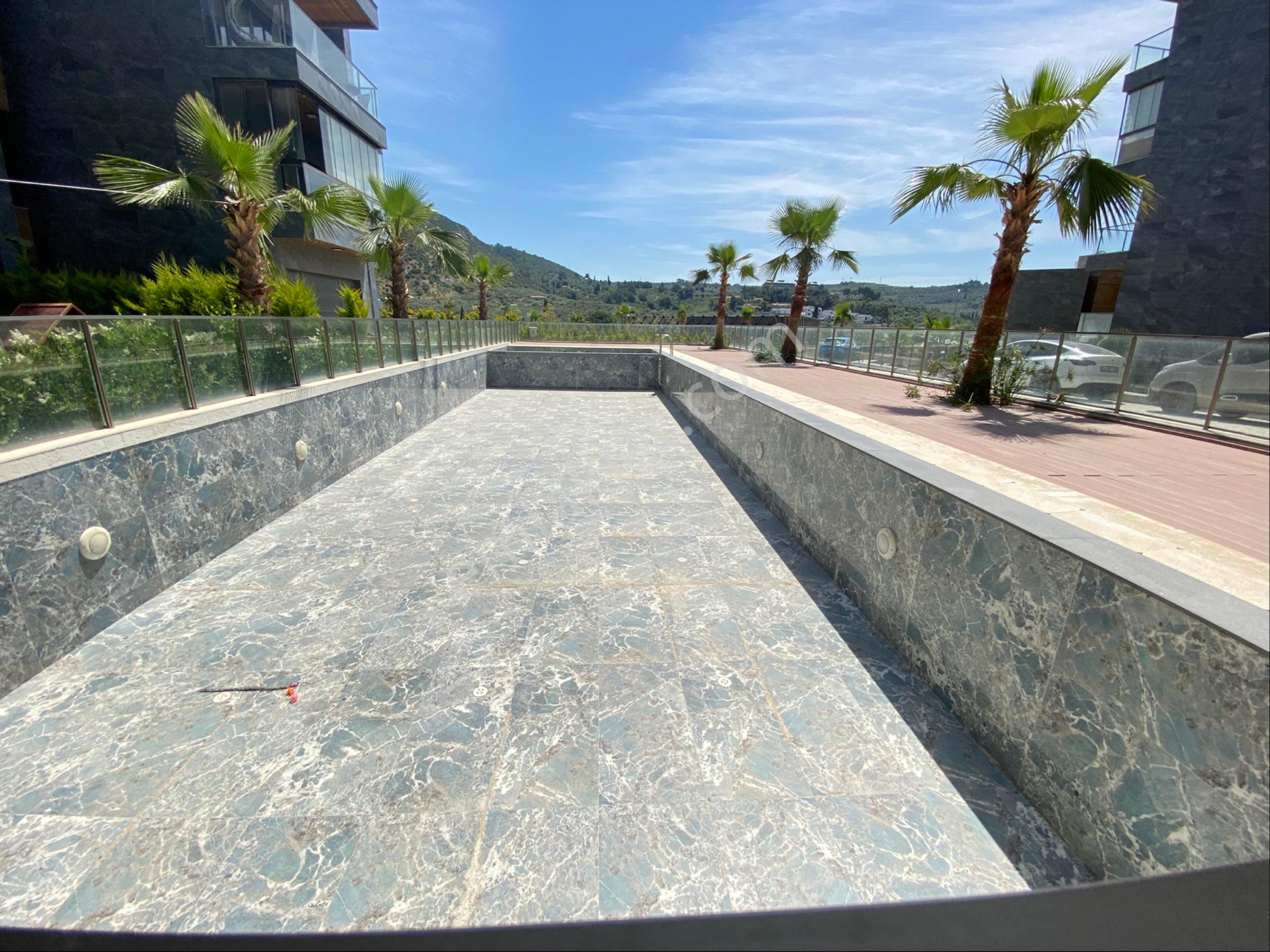 Kuşadası’nda Deniz Manzaralı Lüks Daire - Görsel 7