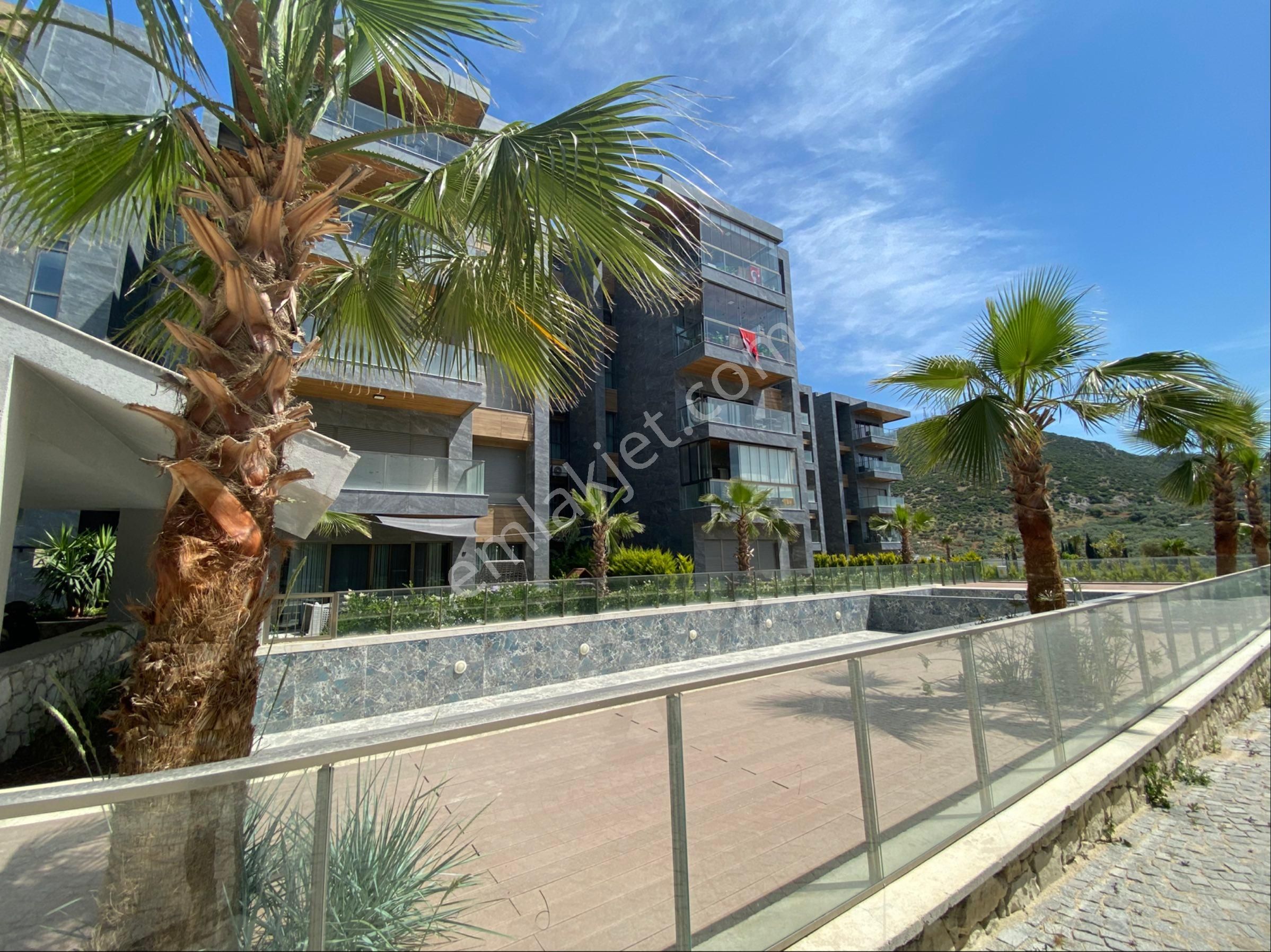 Kuşadası’nda Deniz Manzaralı Lüks Daire - Görsel 3