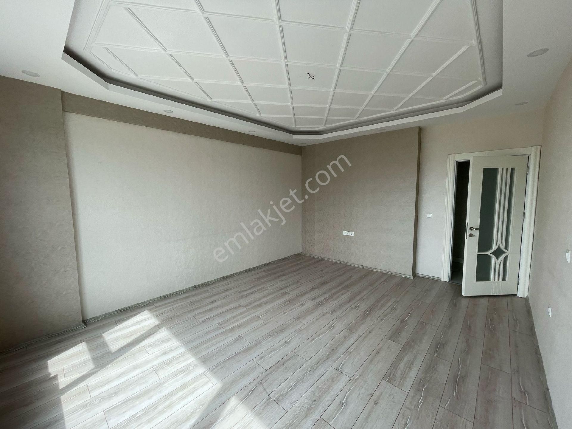 Winston Awm Civarı Yıldız Ülmez Sitesi