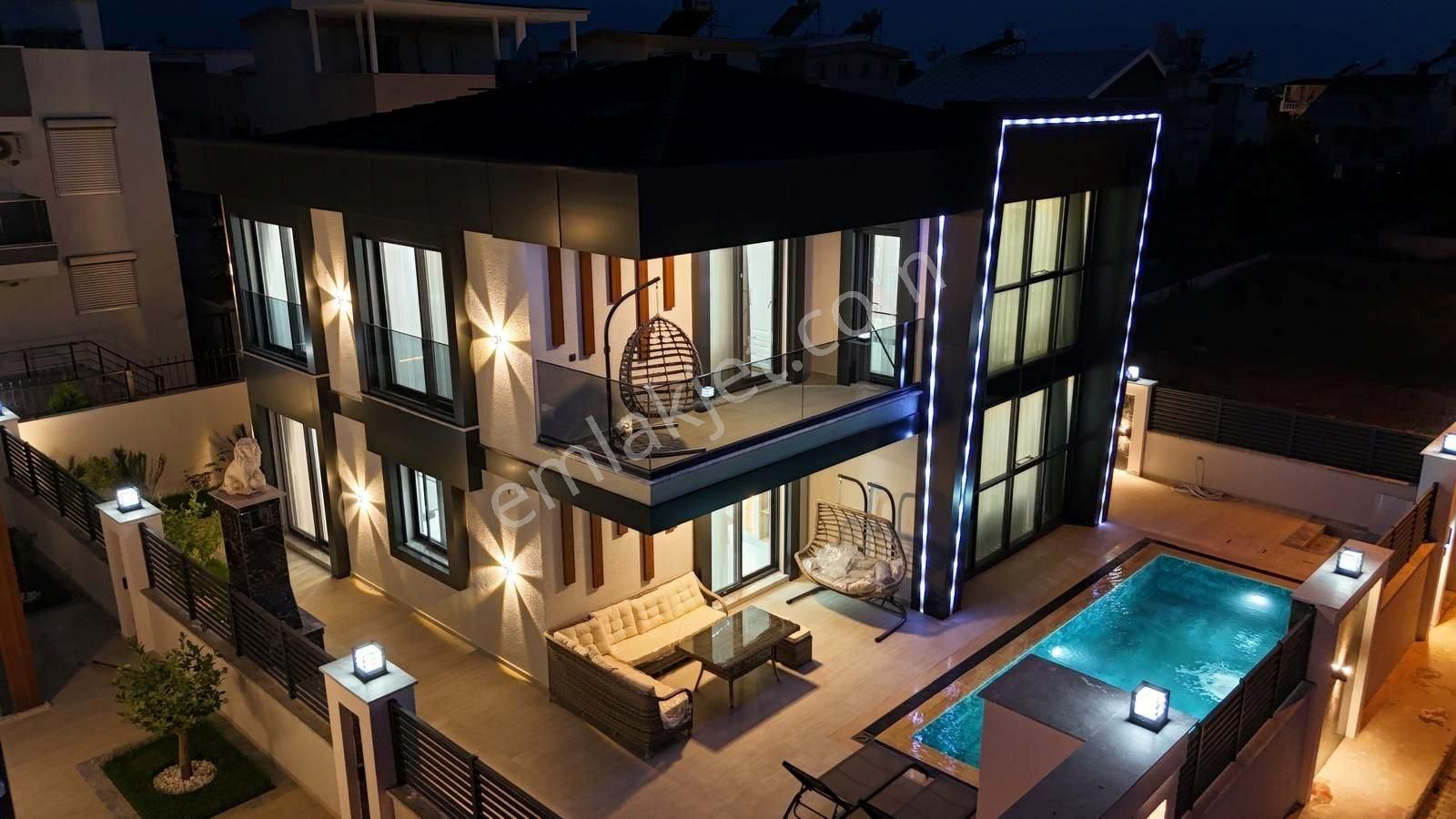 Didim Altınkum’da Eşsiz Lokasyonda Lüks Villa!