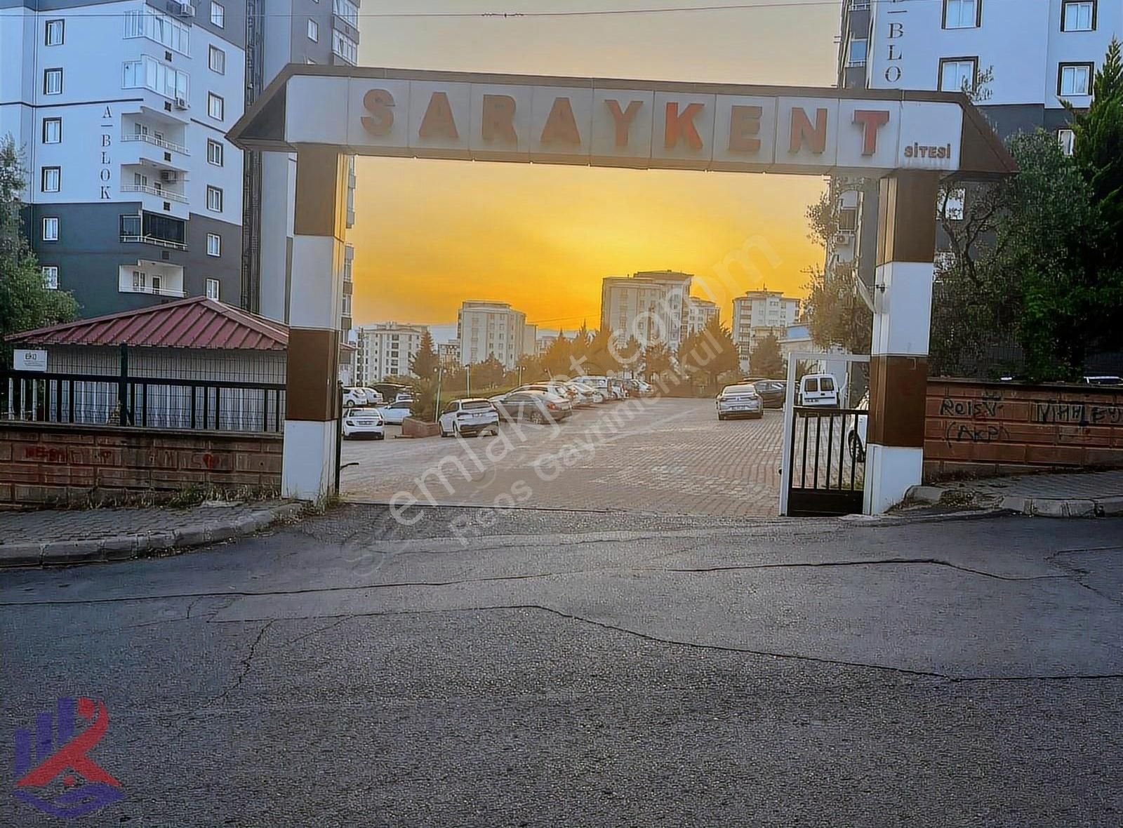 Reos'dan Saray Akdo Karşısı,shell Petrol Arkası Uygun 4+1