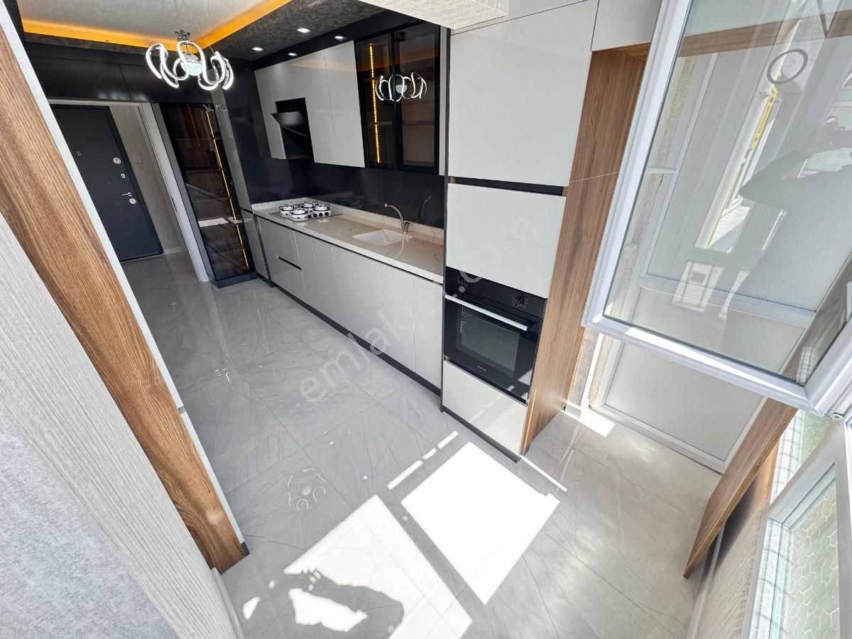 Sincan Malazgirt Mh 3+1 Ultra Lüks Yapı Ara Katta Bağımsız Daire