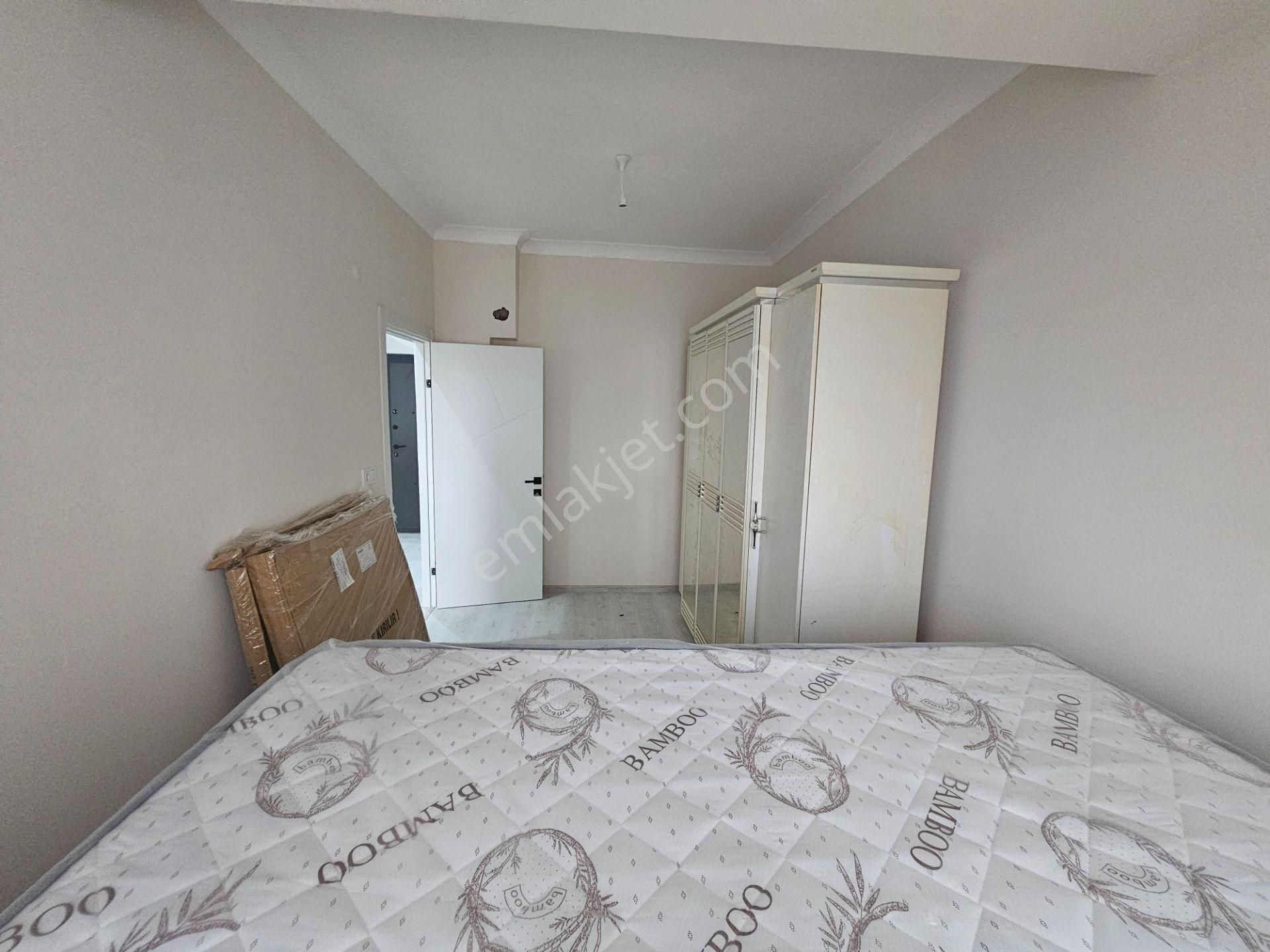 Re/max İnci'den Altıeylül Dinkçilerde Eşyalı Kiralık 1+1 Daire