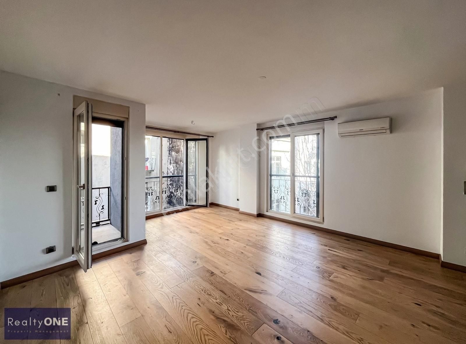 R-one Galata Yeni Binada Kapalı Otoparklı 2+1 Satılık Daire-eng