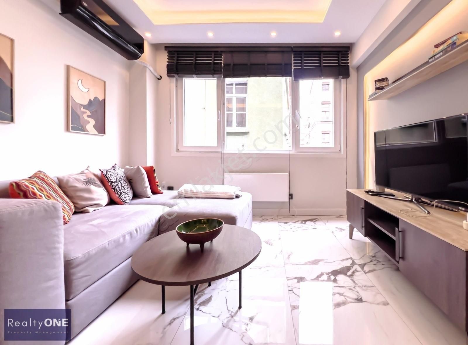 R-one Beyoğlu Cihangir Eşyalı Yenilenmiş 1+1 Satılık Daire-eng