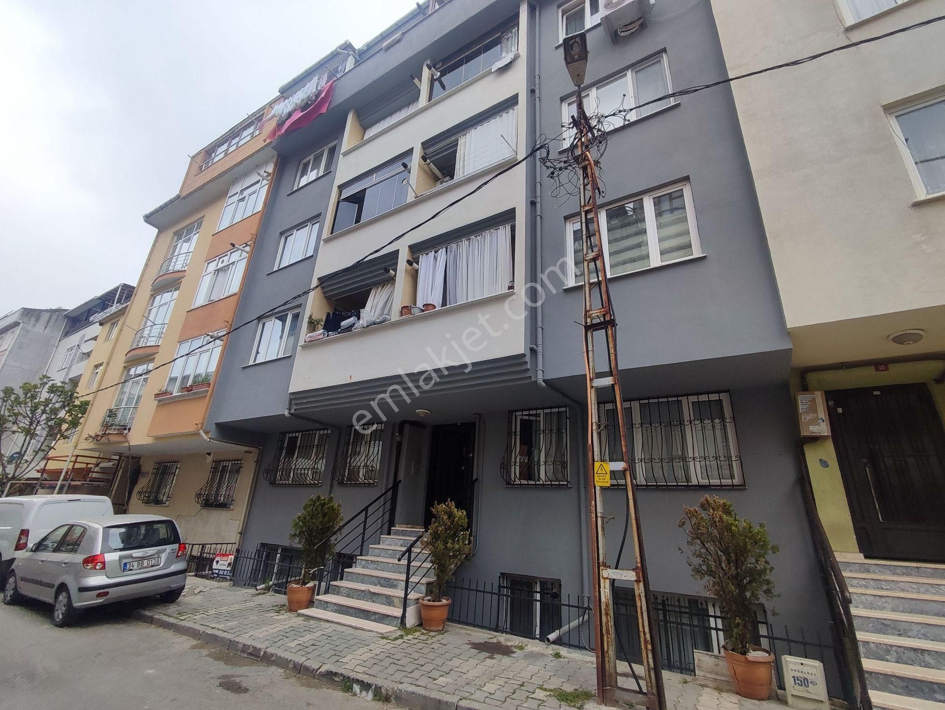 Çekmeköy Hamidiye Mahallesi Geniş Ve Kullamışlı Bahçe Katı