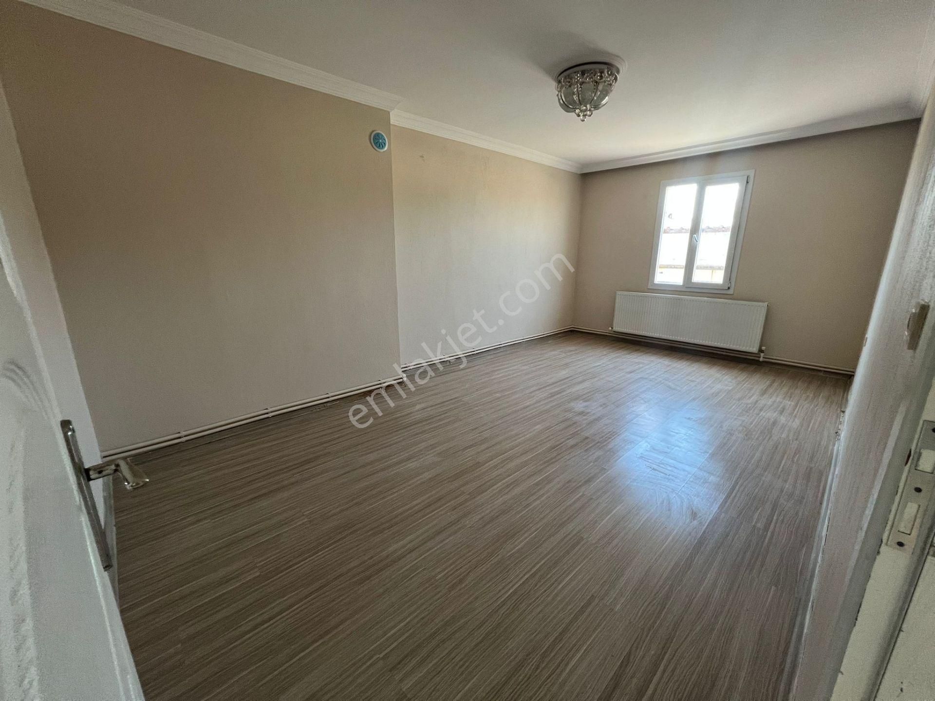 Acil Bu Çamlıkule Mahde Pazayeri Dibinde 2+1 100m2 D.gazlı Ayrı Mutfak Ferah Daire