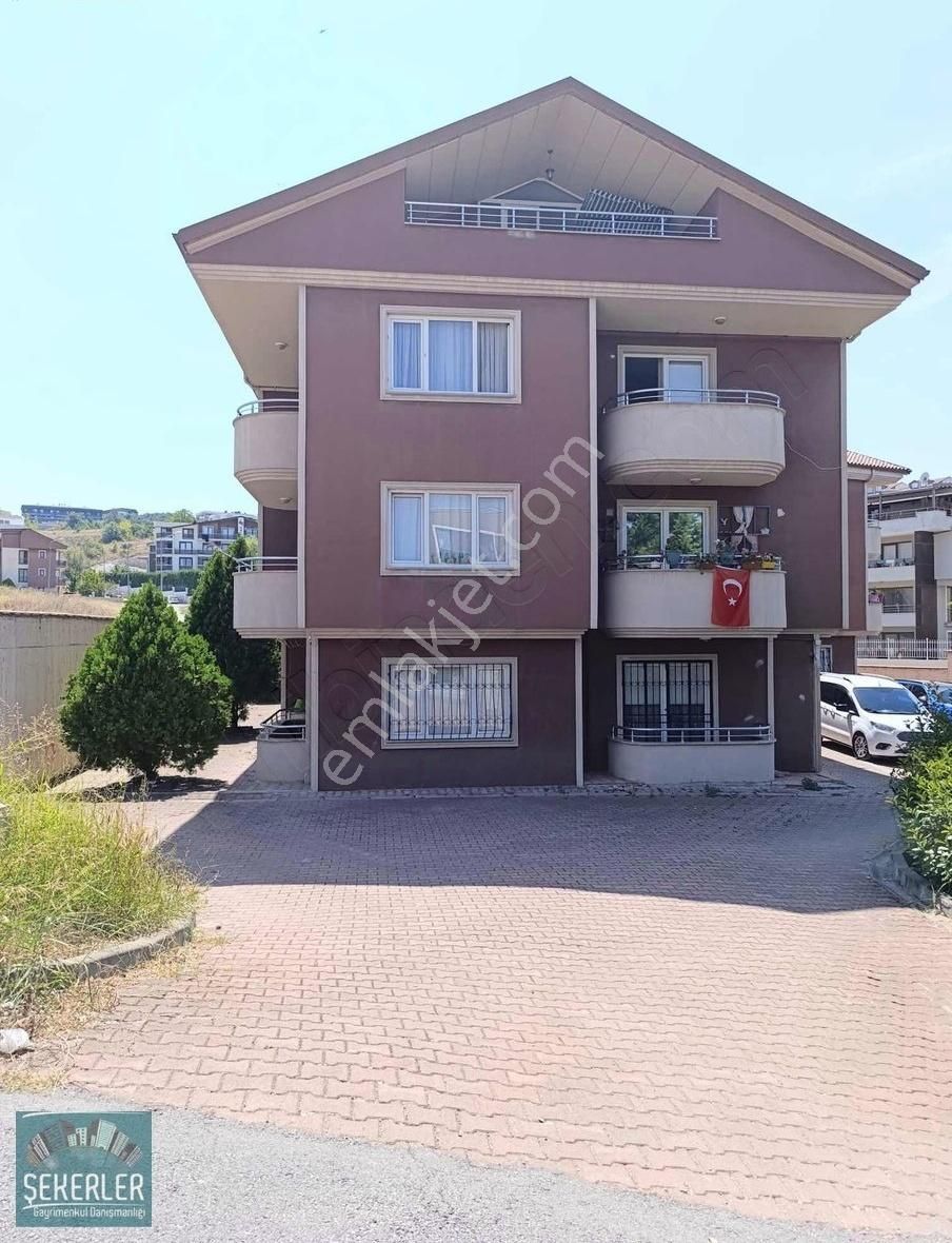 Şekerlerden Kültür-çamlıca Mahallesi Sınırında Bahçe Katı Daire