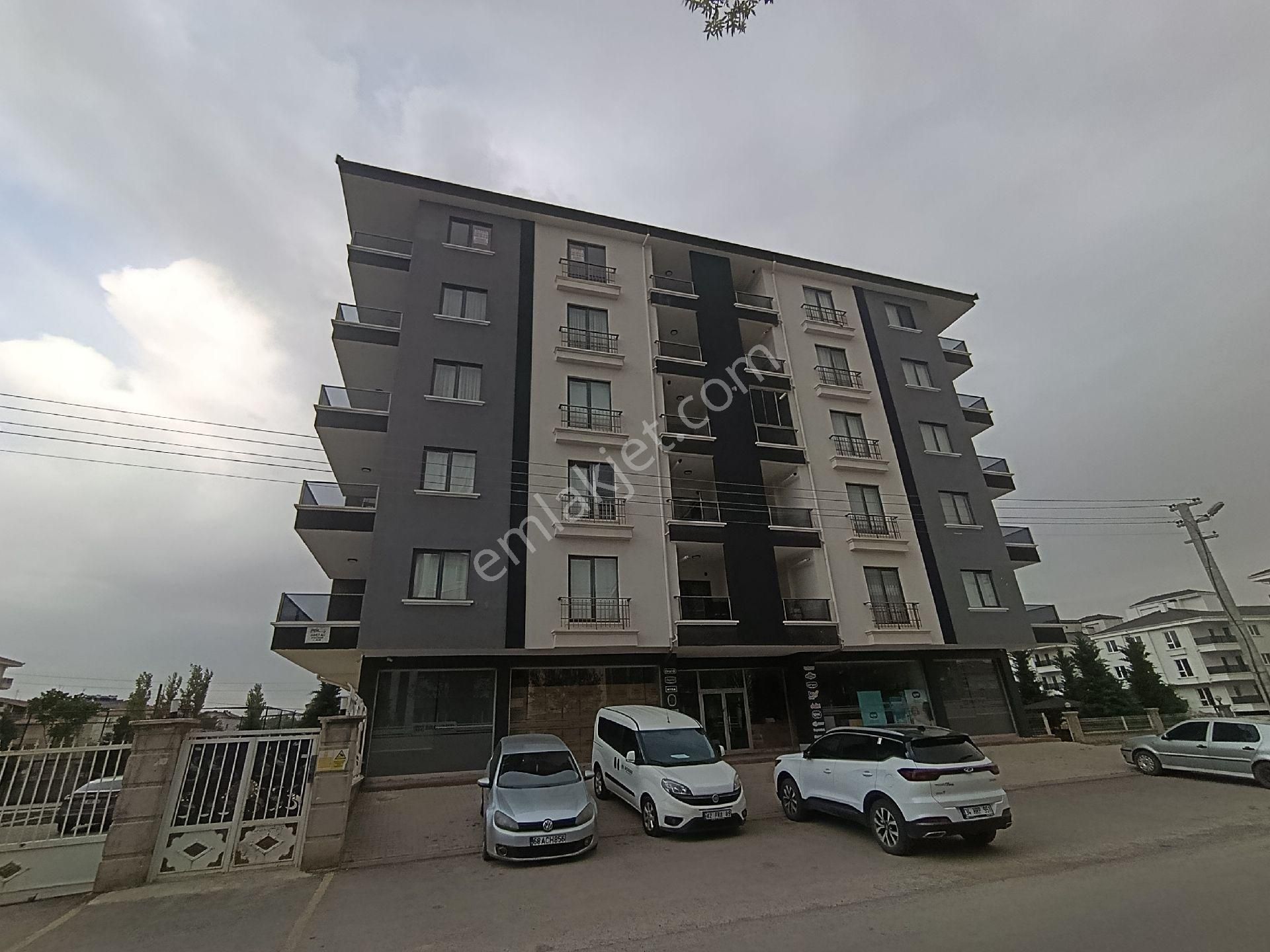 Akıncı Gayrımenkulden Site İçerisinde Kiralik 3+1 Daire