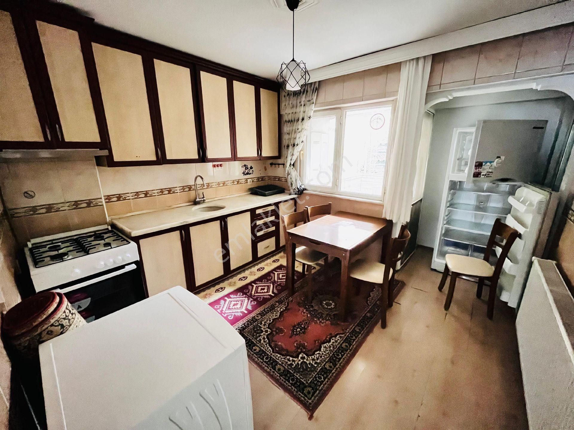 Manisa Şehitler Mah. Cadde Üzeri Satılık 3+1 Asansörlü Fırsat Daire