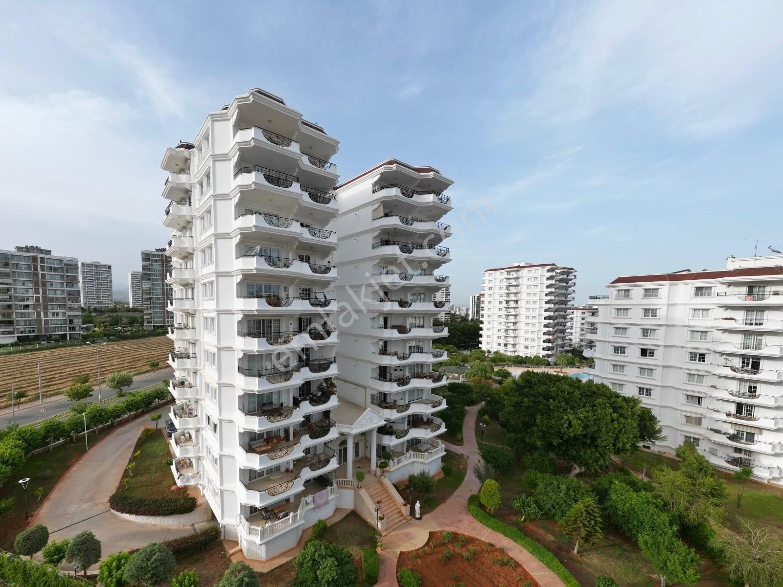 Yenişehir Fuat Morel Mah. Güler Residence 2 Sitesinde Satılık 4+1 Daire