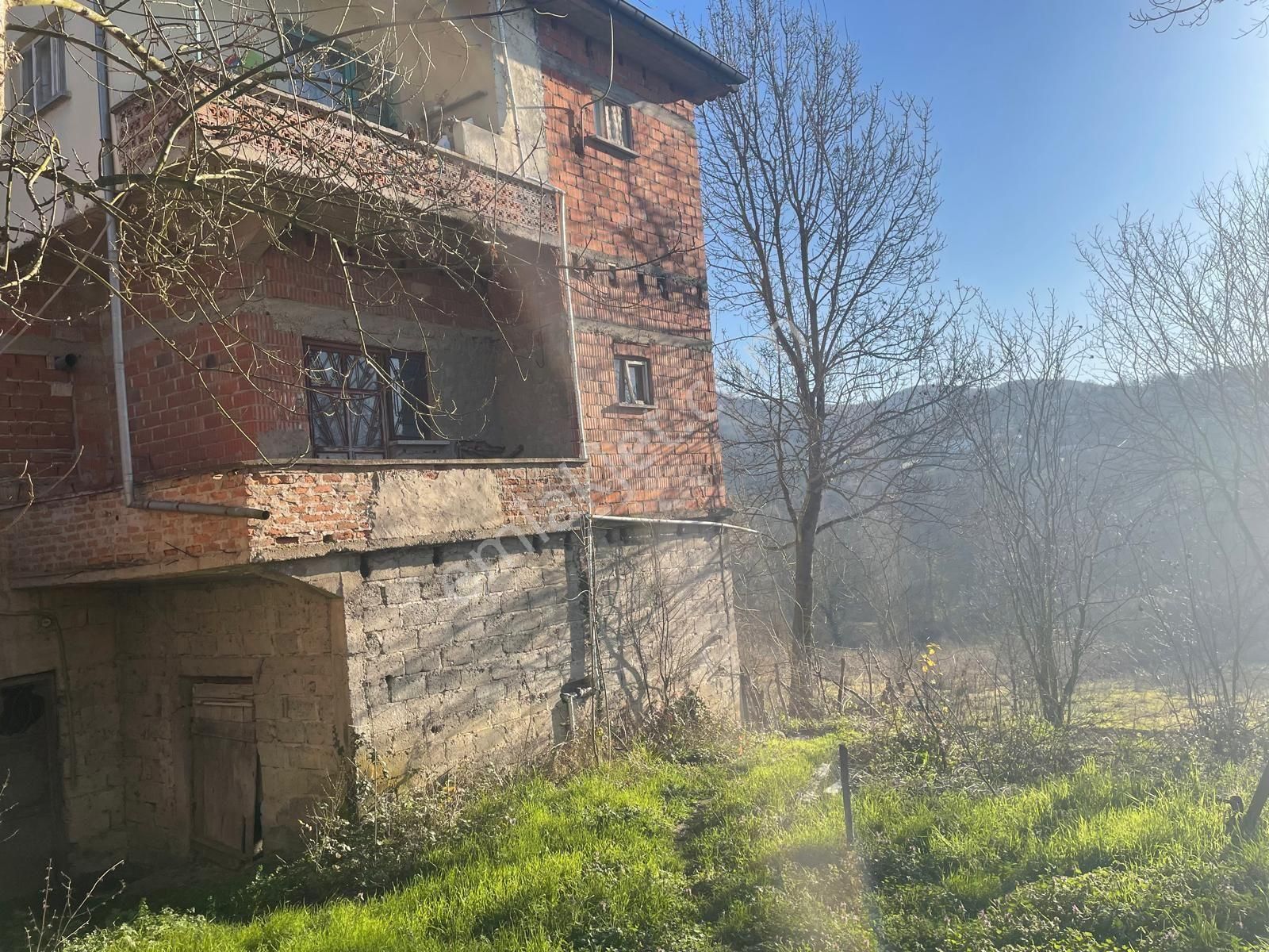 Çaycuma İhsanoğlu Köyünde 3 Katlı Müstakil Ev