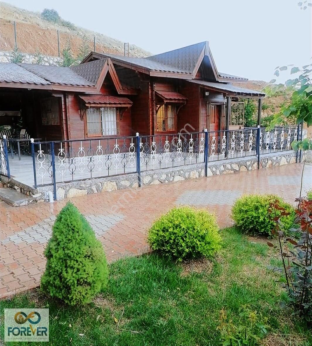 Yeşilyurt Gündüzbey De Muhteşem Bir Bahçe