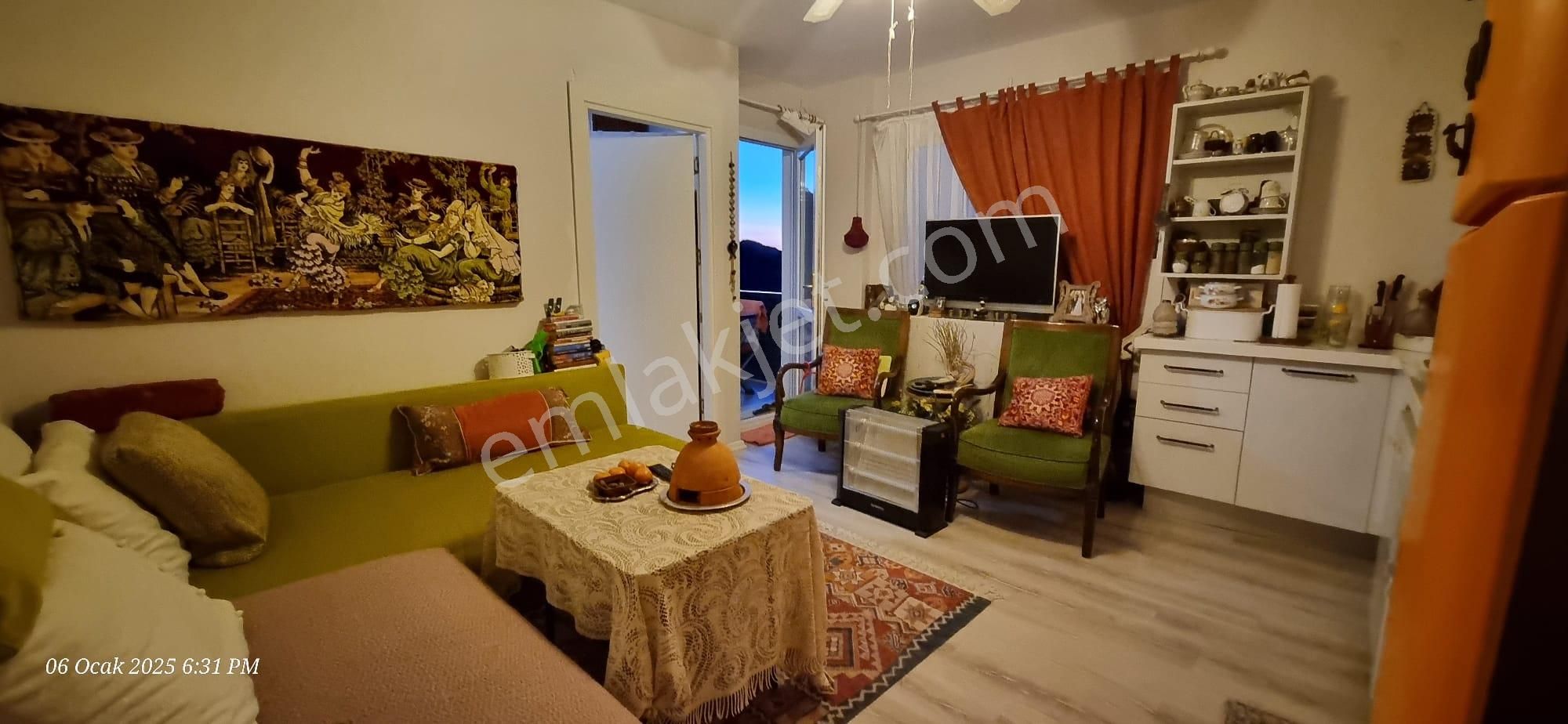 Kuşadasında Doğa Manzaralı Ferah 1+1 Kiralık Daire
