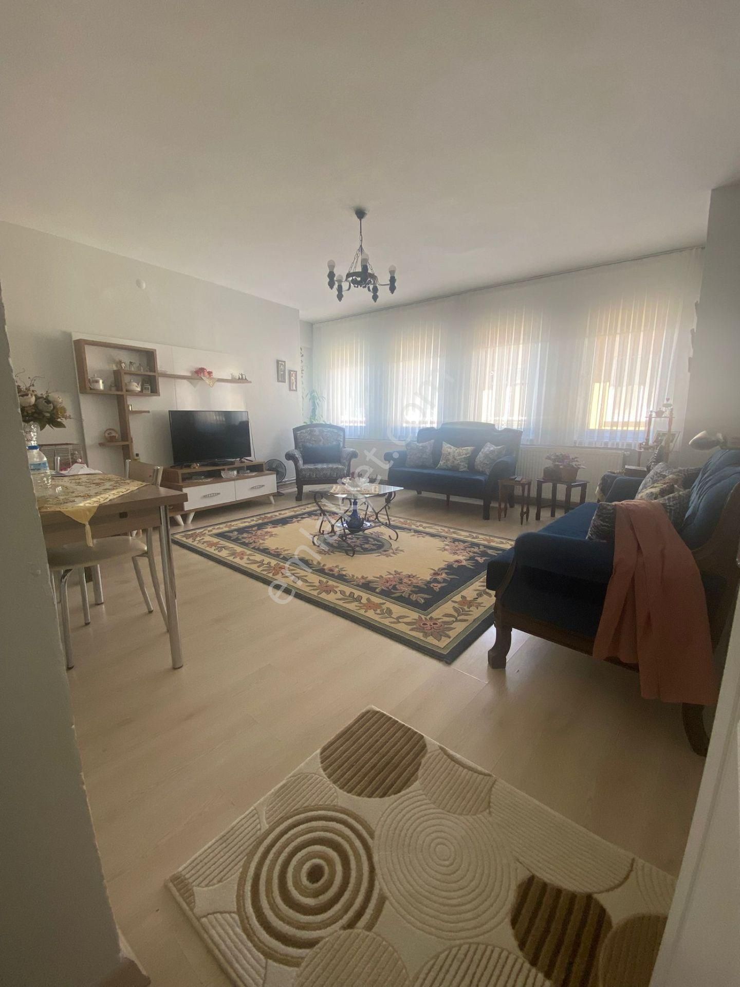 Nidamdan Yeşilde 2+1 105 M Bakımlı Kombili Kat Mülkiyetli Daire