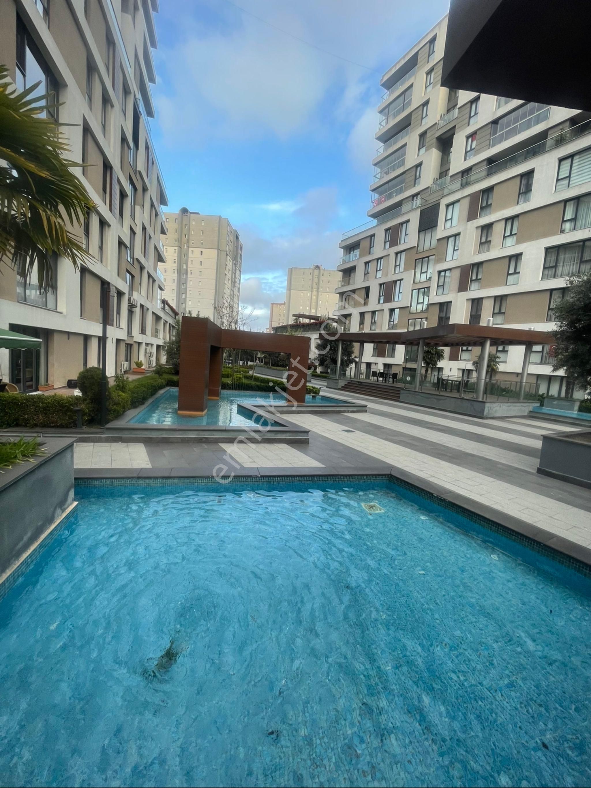 Beylikdüzü West Side1’de Satılık 4+1 Masrafsız Daire