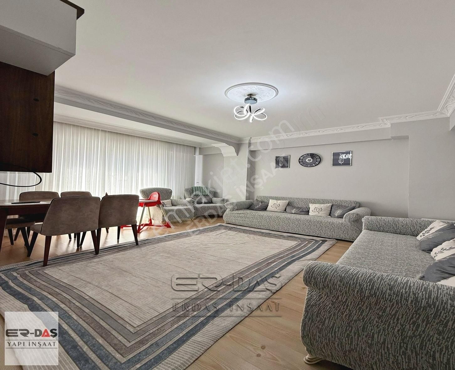 Kıraç'ta Balkonlu Ebeveyn Banyolu 2+1 Ara Kat Daire