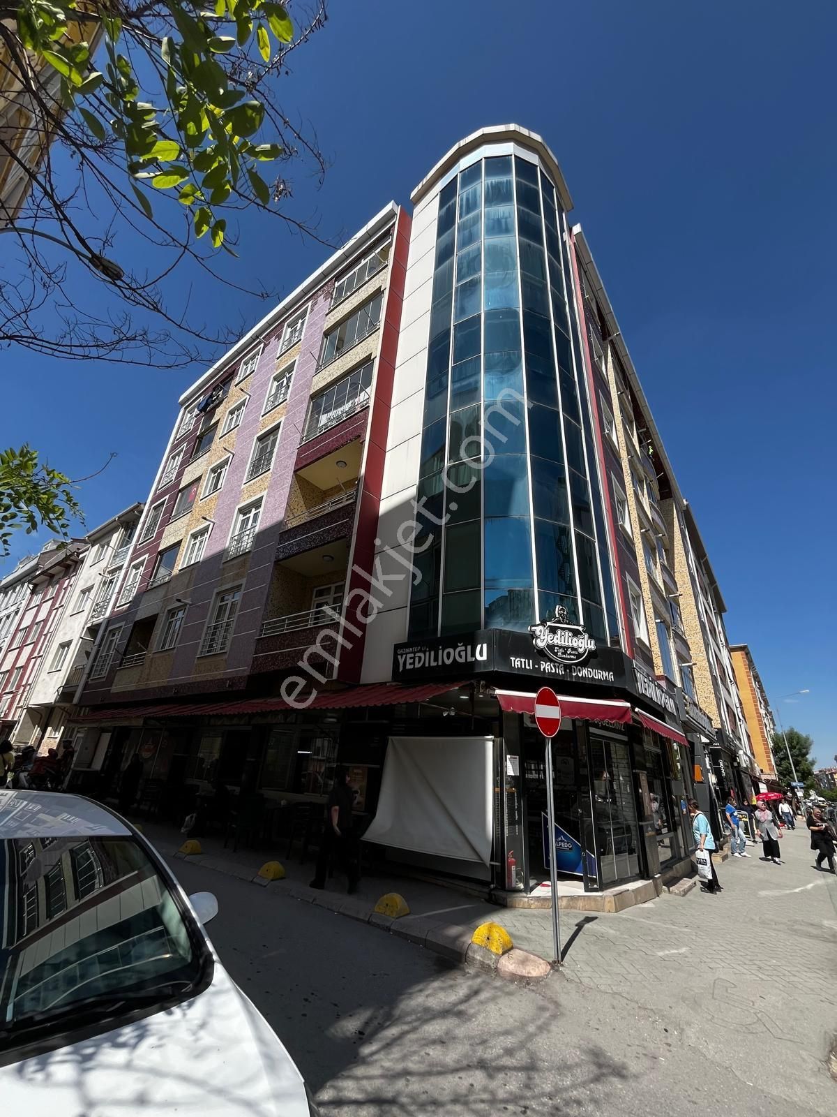 Yenibağlar Mah Seylap Cadde Üzeri Satılık Bina