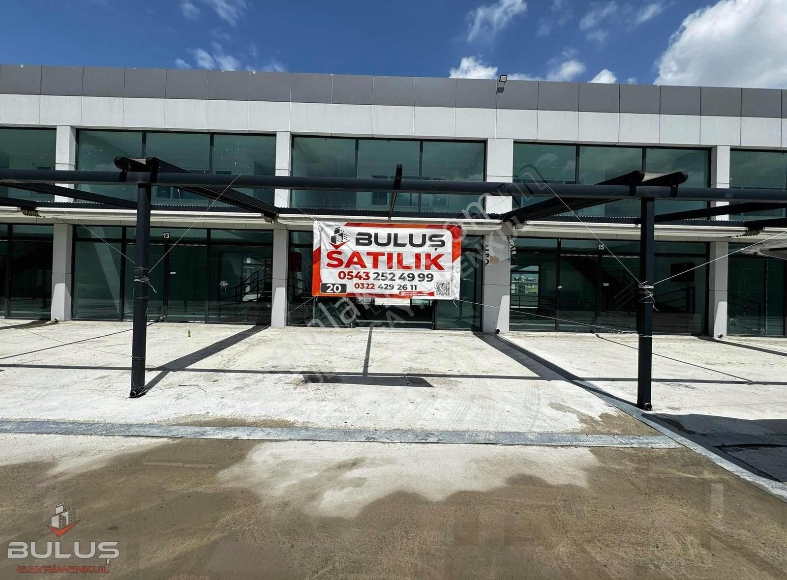 E-5 Yetsan Oto Auto City'de 3 Katlı Satılık Cazip İşyeri//