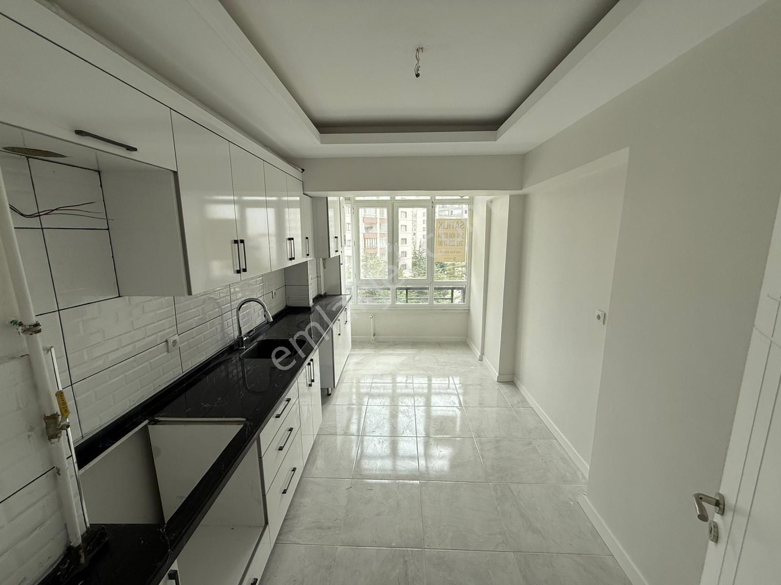 Kafkaslarda Nezih Site İçinde 3+1 Masrafsız Satılık Daire