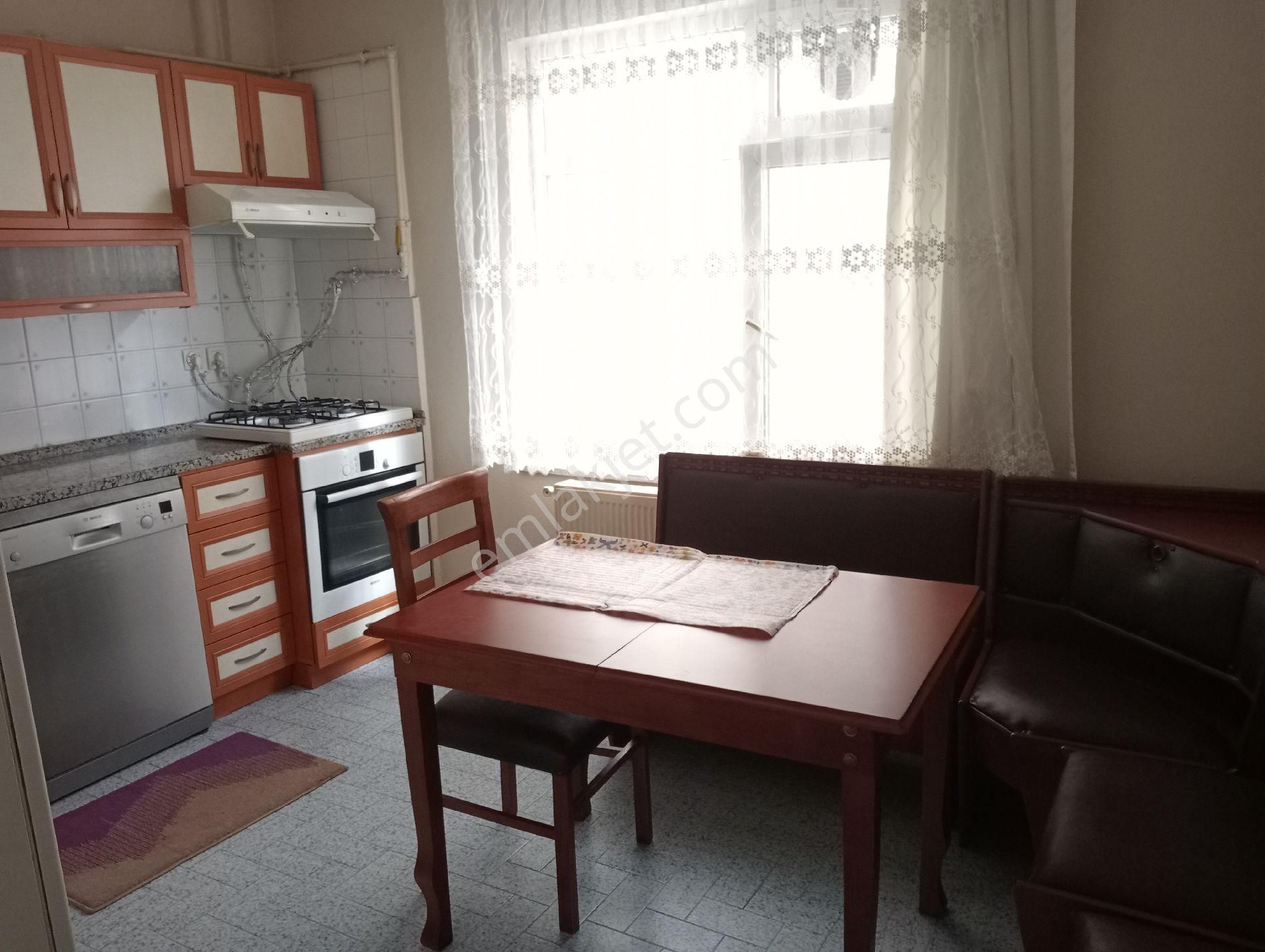 Muhittin Mahallesi'nde Kiralık Yüksek Giriş Kat Eşyalı 1+1 Daire