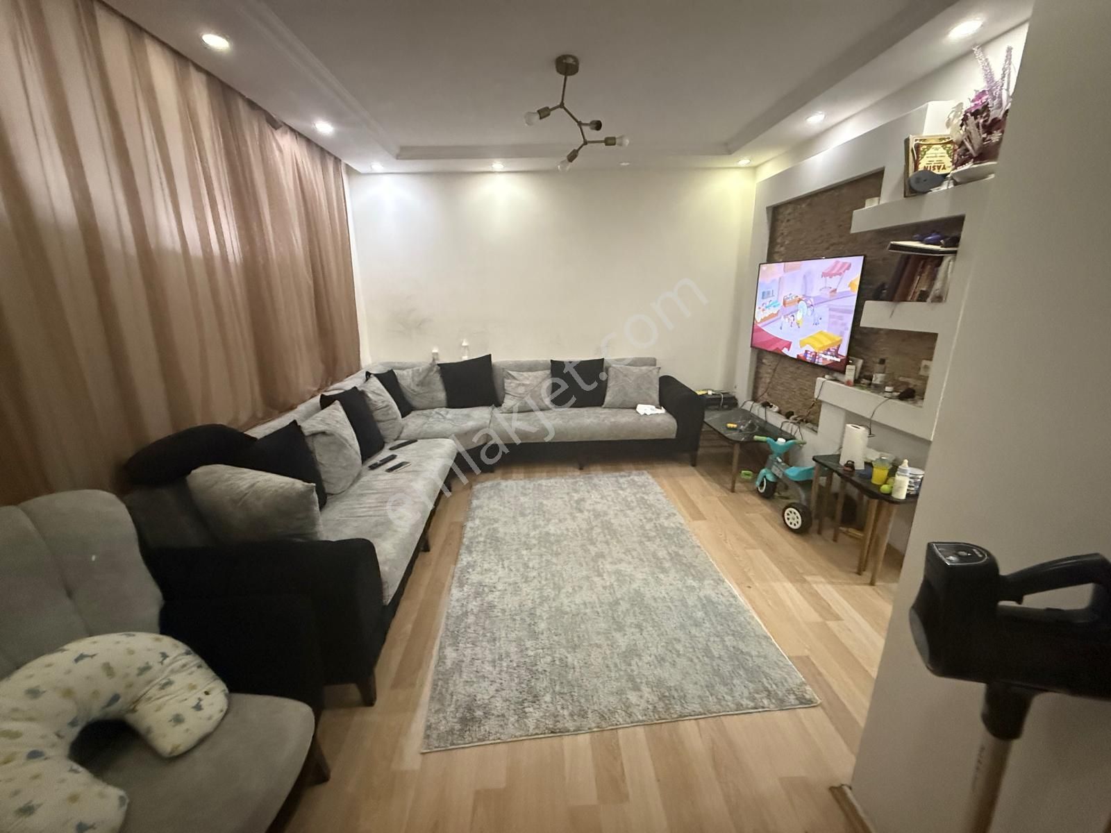 Barış'tan Yeni Mahallede 4 Yıllık Binada 2+1 Bahçe Katı Daire