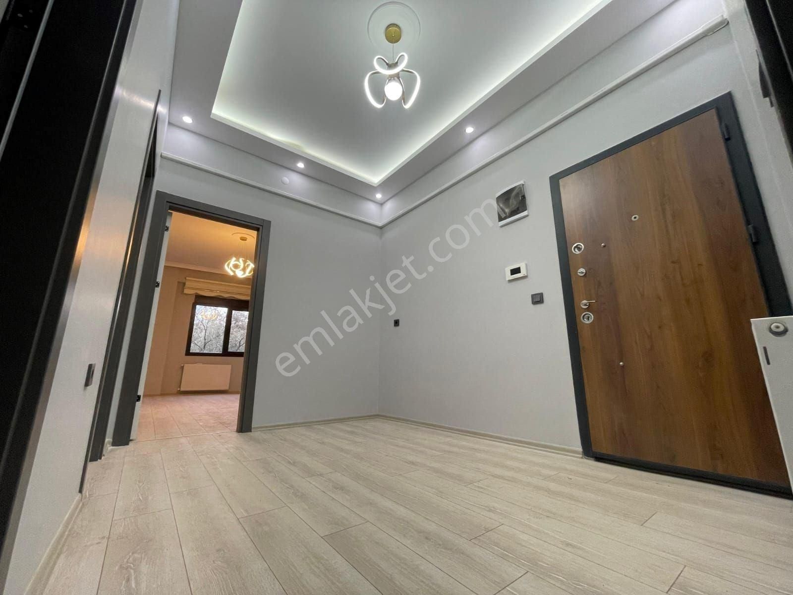 Yükselden Yeşilliklerin İçinde Müstakil Tadında Sıfır 2+1 Daire