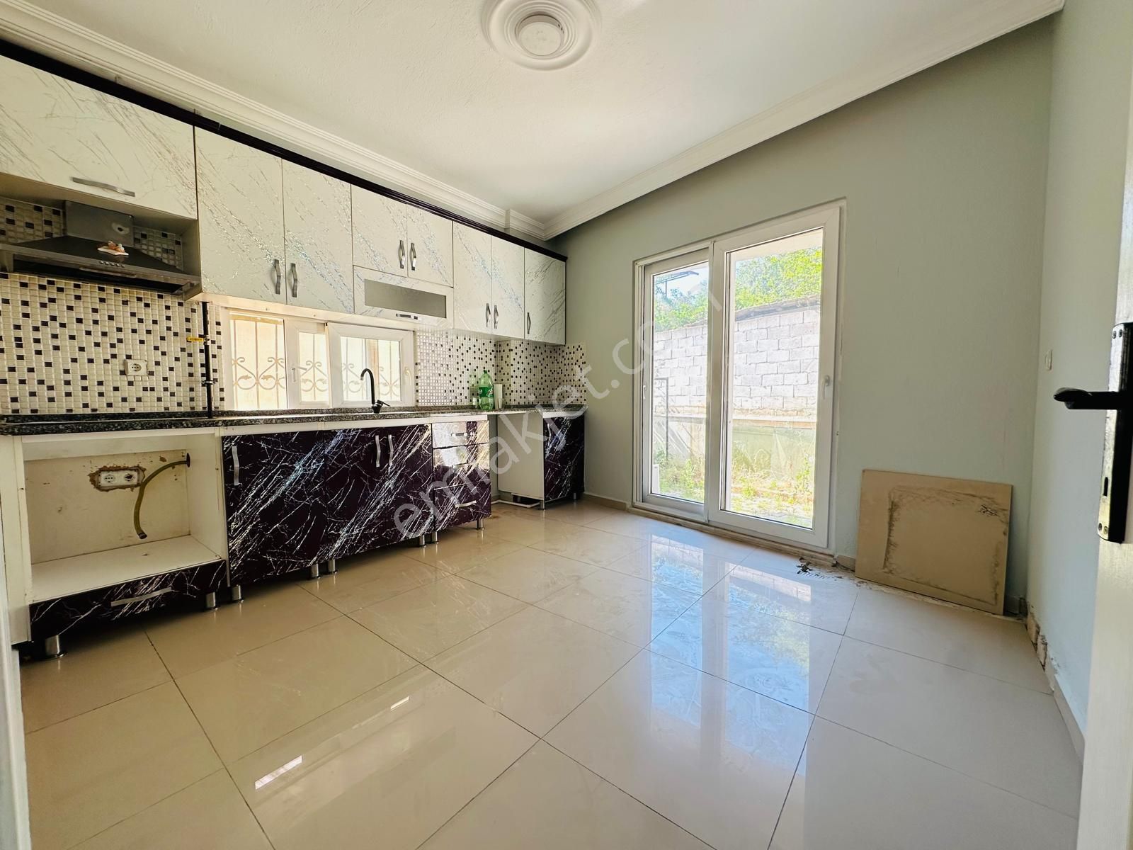 🏡 Göl-san Gayrimenkul’den 🏡 Fırsat !! Pınarbaşı’nda 10 Yaşında 3+1 Satılık Daire !!!