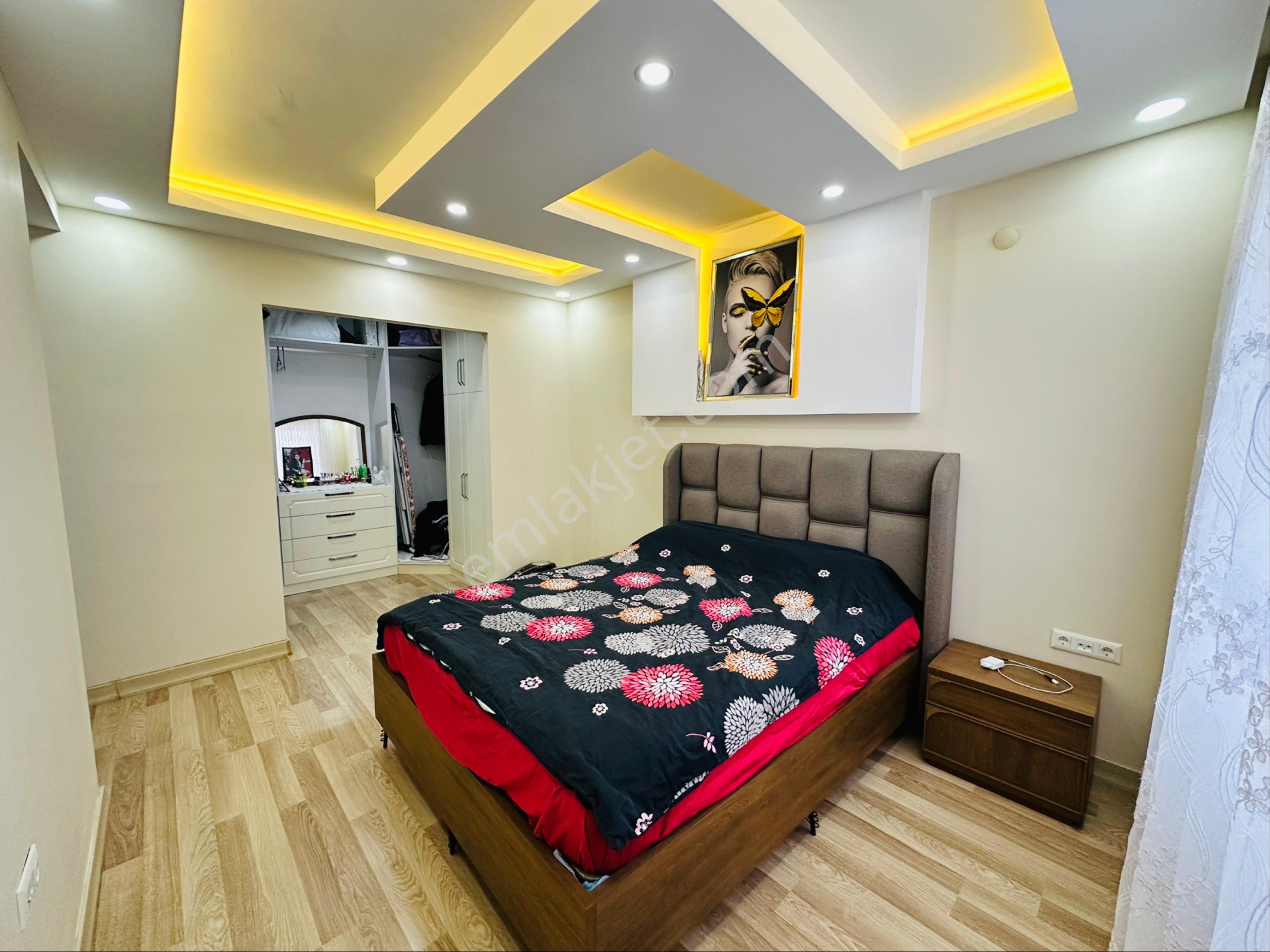 Sultan Emlaktan Satılık 4+1,5 Toki Evi