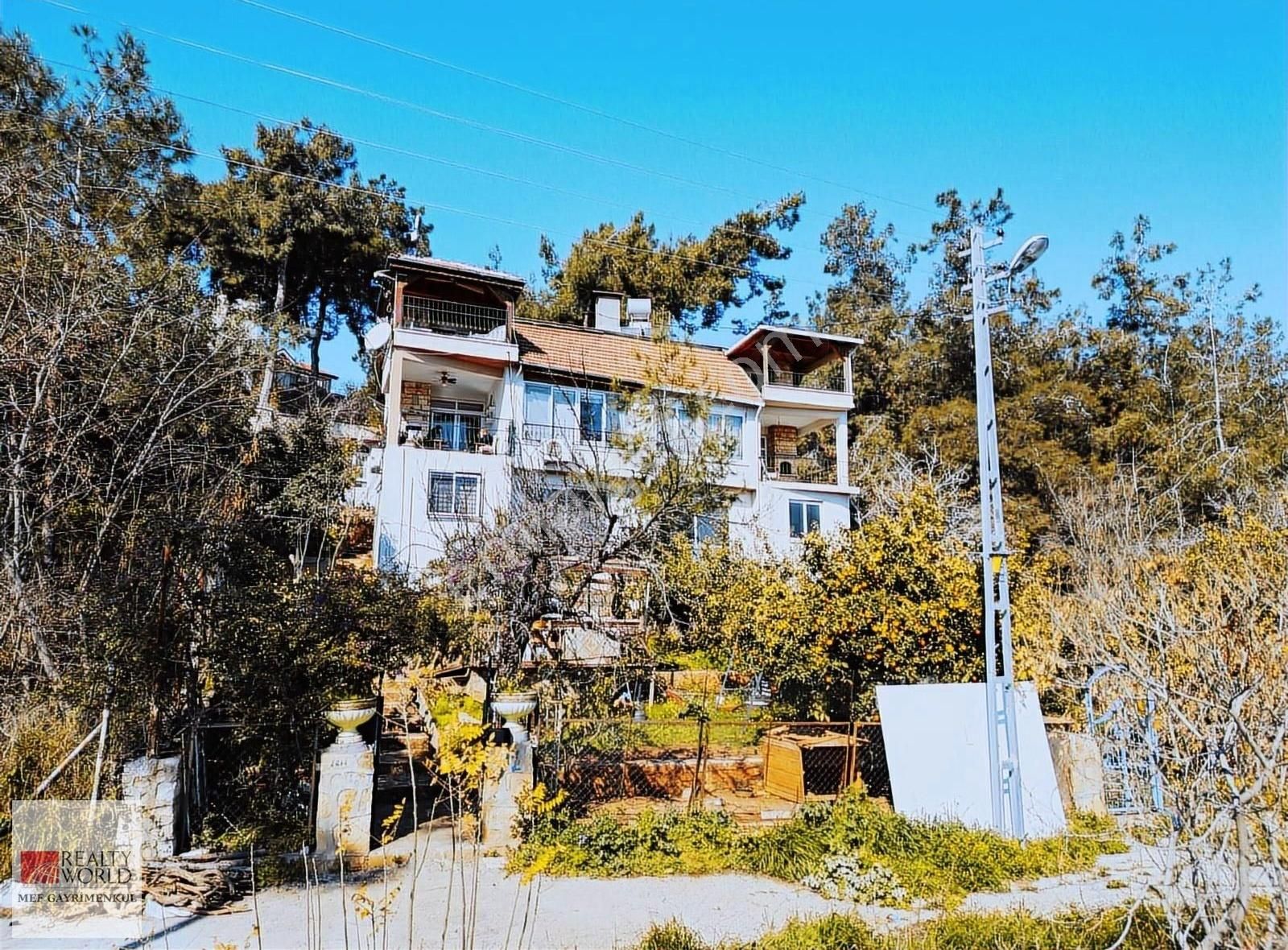 Rw Mef'ten Buluklu'da Deniz Ve Şehir Manzaralı 4+2 Villa