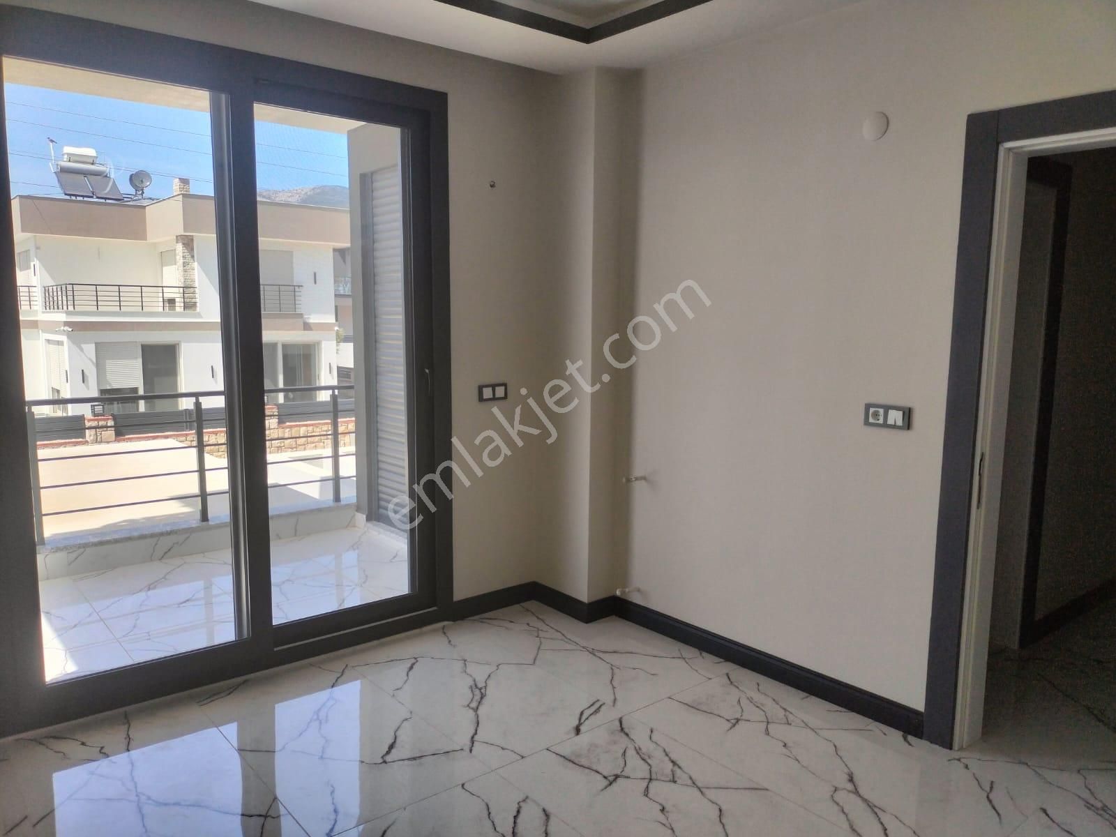 Aydın Akbük'te Satılık Merkezi 5+1 Havuzlu Otoparklı Akıllı Sistem Müstakil Ev - Görsel 13