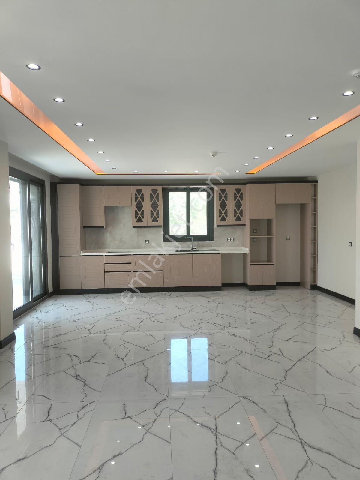 Aydın Akbük'te Satılık Merkezi 5+1 Havuzlu Otoparklı Akıllı Sistem Müstakil Ev - Görsel 5