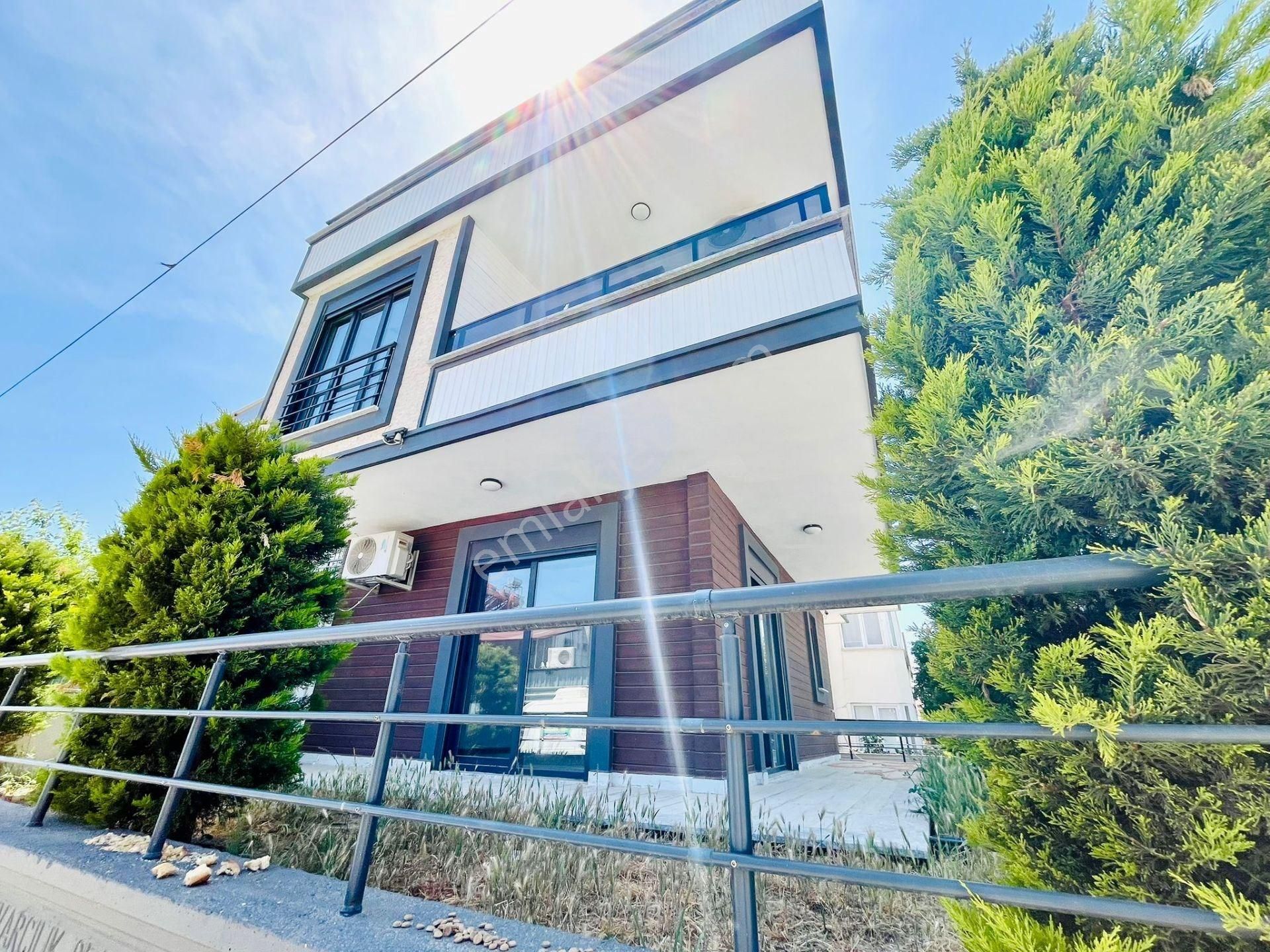Yükselden Güre İskelede Akıllı Sistem Deniz Manzaralı 3+1 Villa