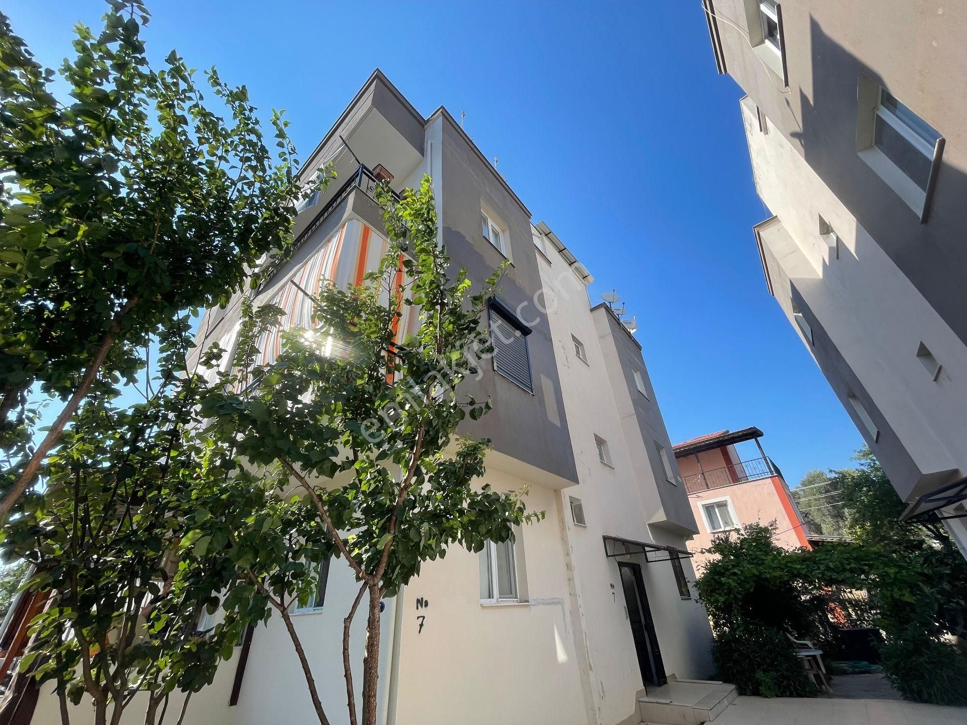 İzmir Seferihisar Ürkmezde Bahçeli Satılık 2+1 Daire