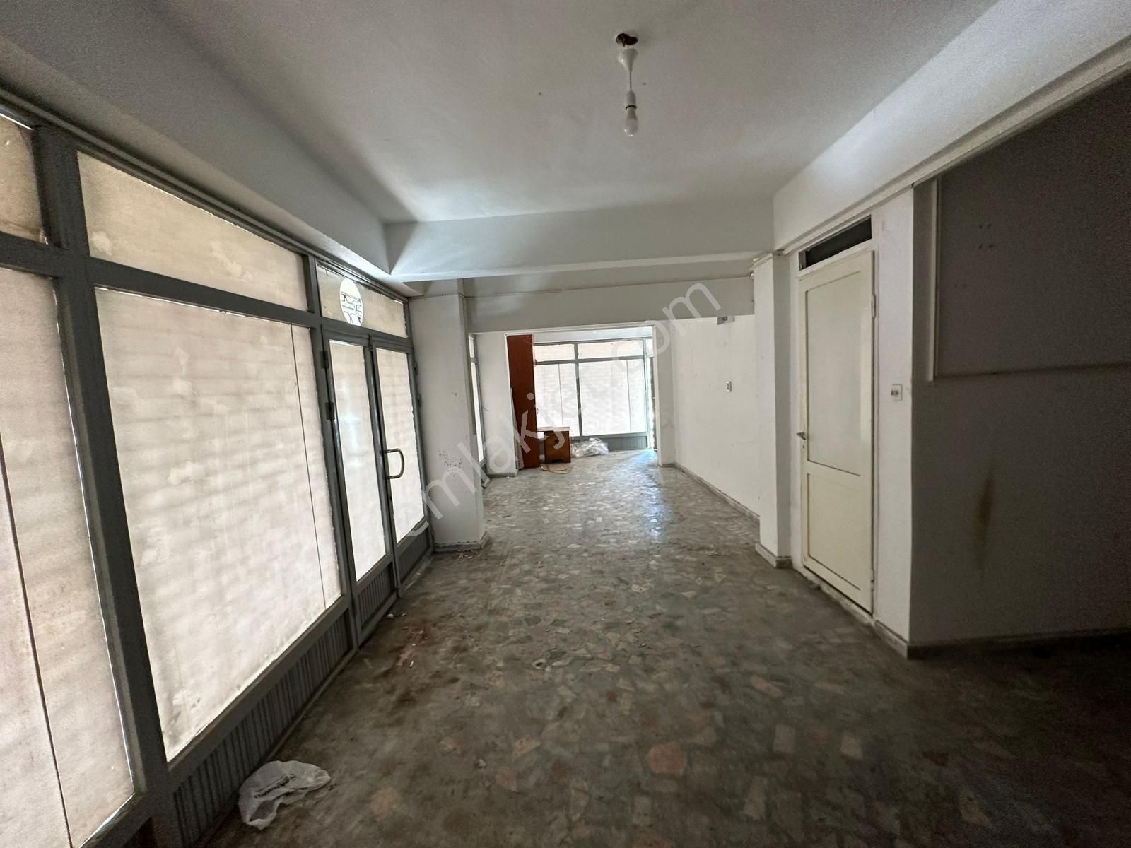 Turanlı İnşaat'dan Kartaltepe'de Kiralık Depo İşyeri Dükkan