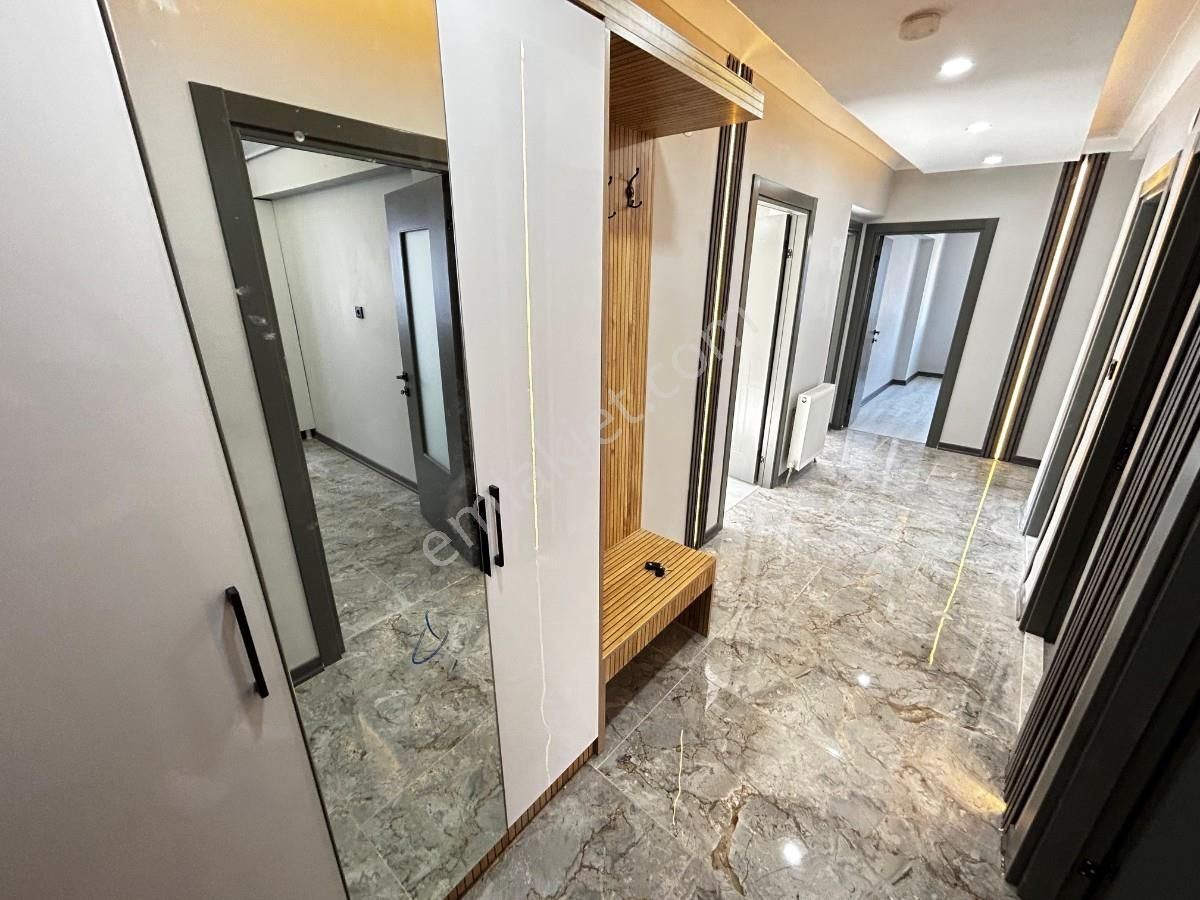 Sincan Mareşal Çakmak Mh 3+1 Full Yapı Ara Katta E.banyolu Daire