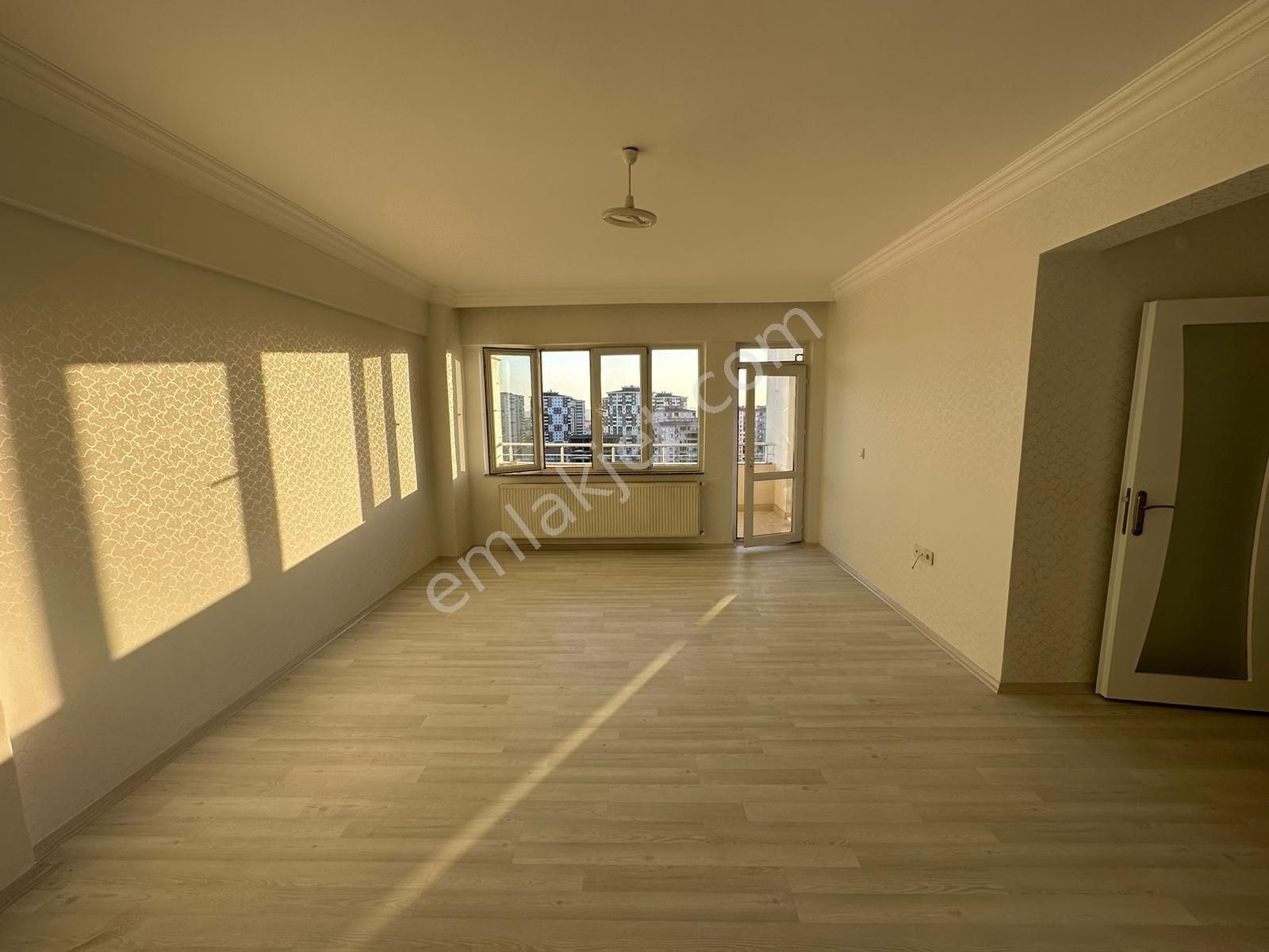 Karataş Merkezde Arakat Kiralık 3+1 Daire