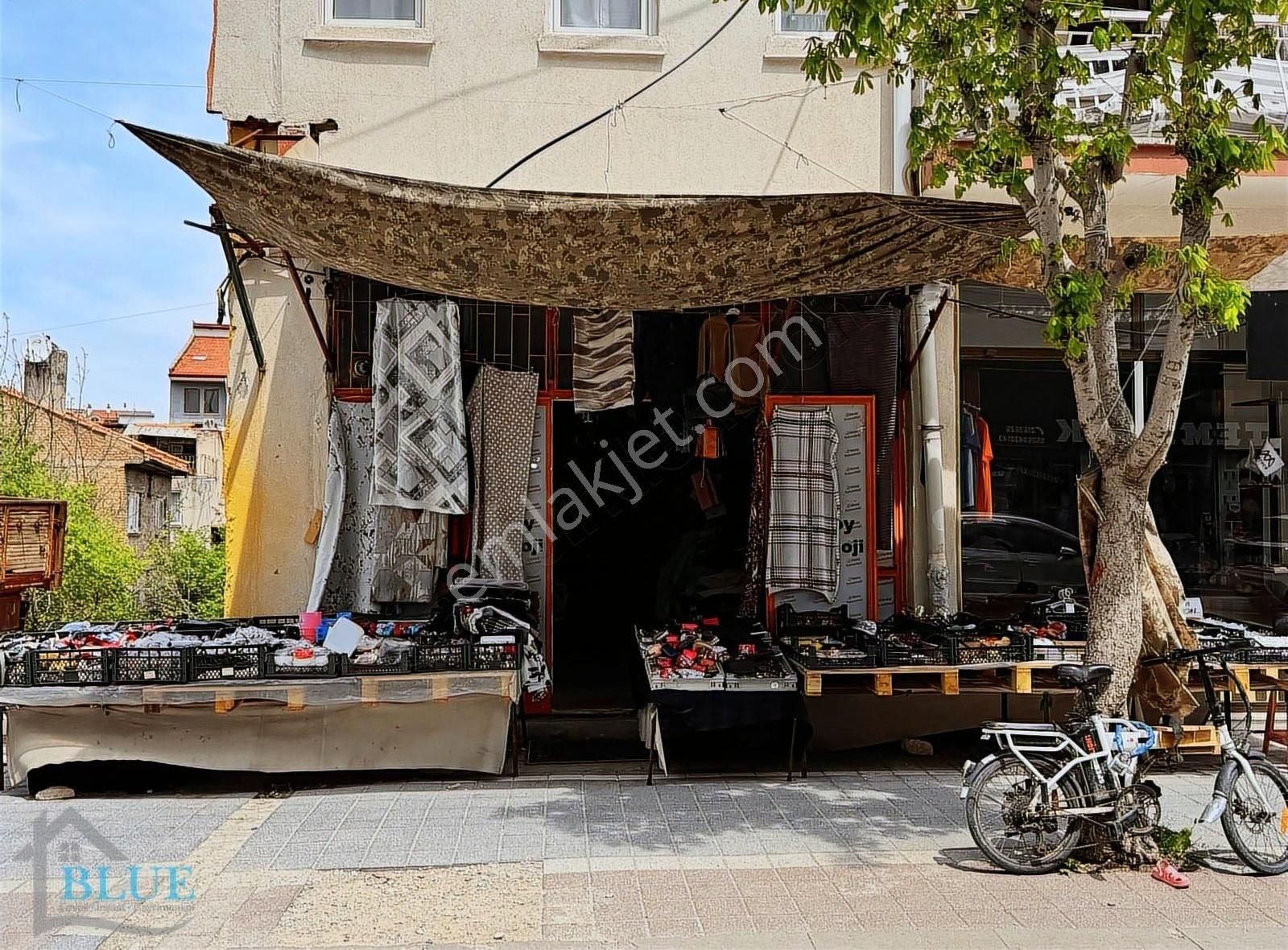 Blue Emlak'tan Kıbrıs Caddesi'nde Satılık Dükkan