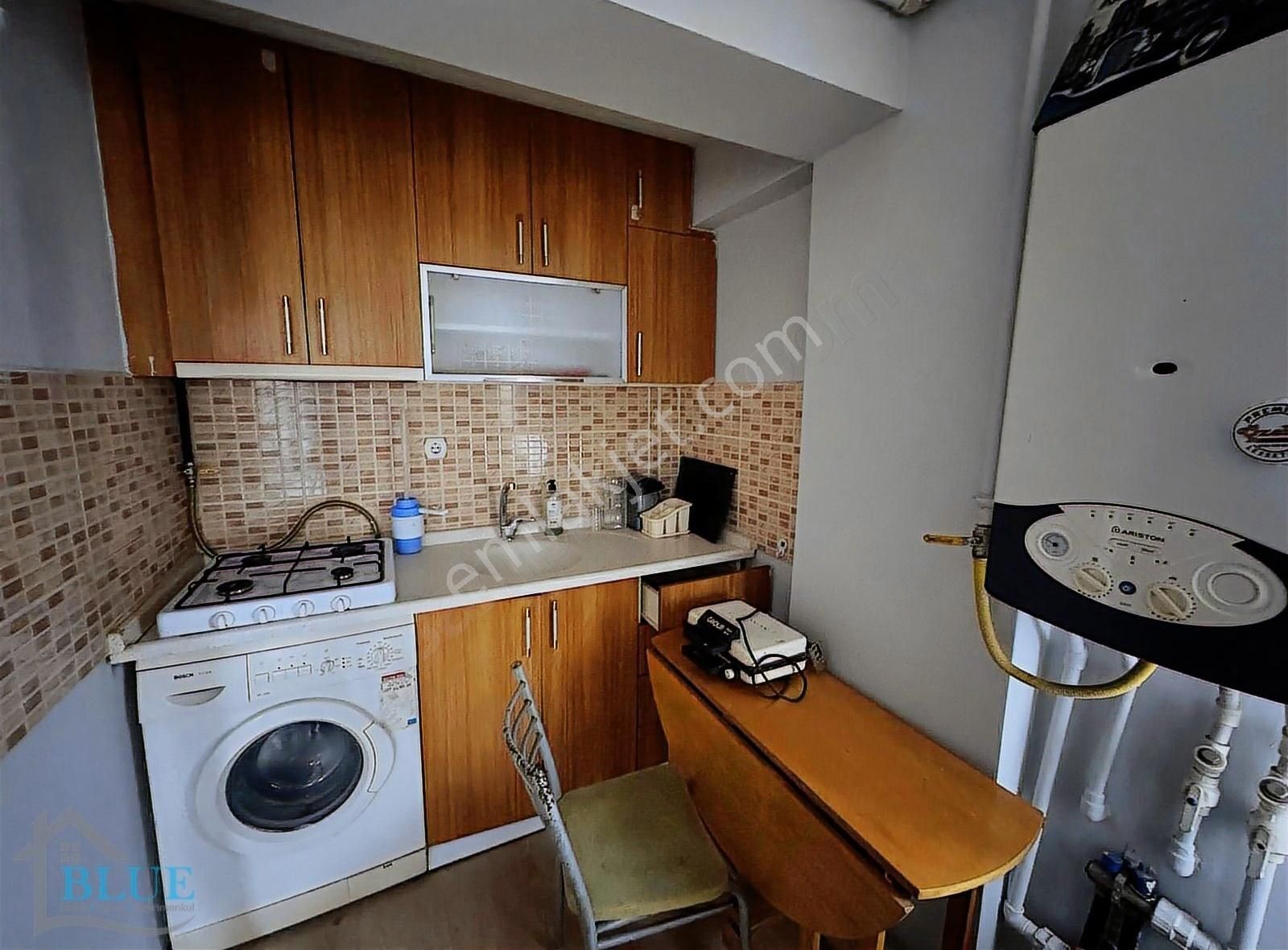 Blue Emlak'tan Meydanda Kiralık Eşyalı Daire