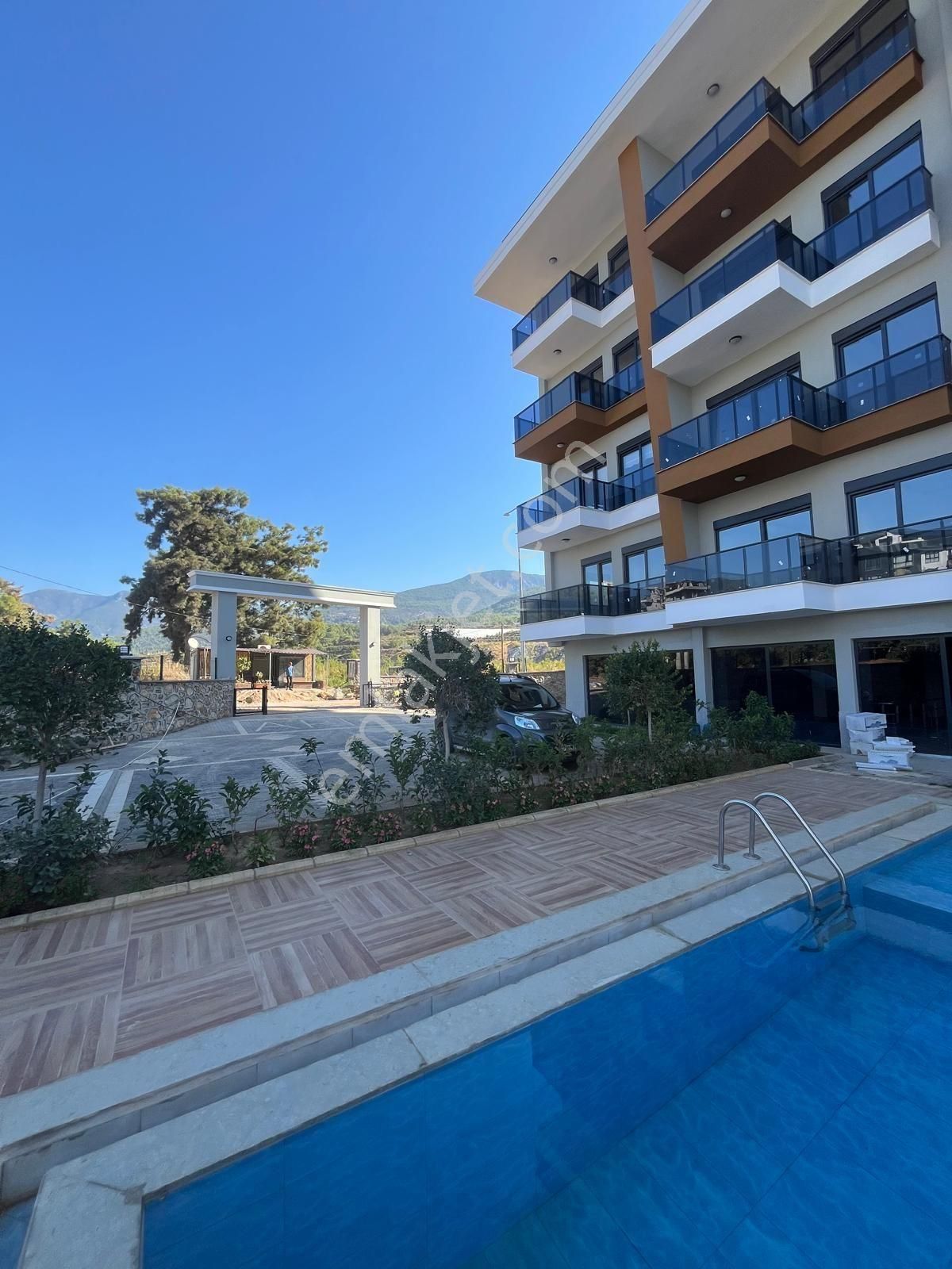 Alanya Oba Satılık 4+1 Site İçi Dubleks Daire
