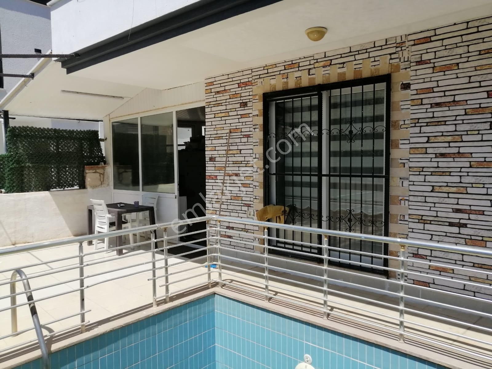 Aydın Efeler'de Satılık Havuzlu Bitişik Nizamda Müstakil Girişli Villa