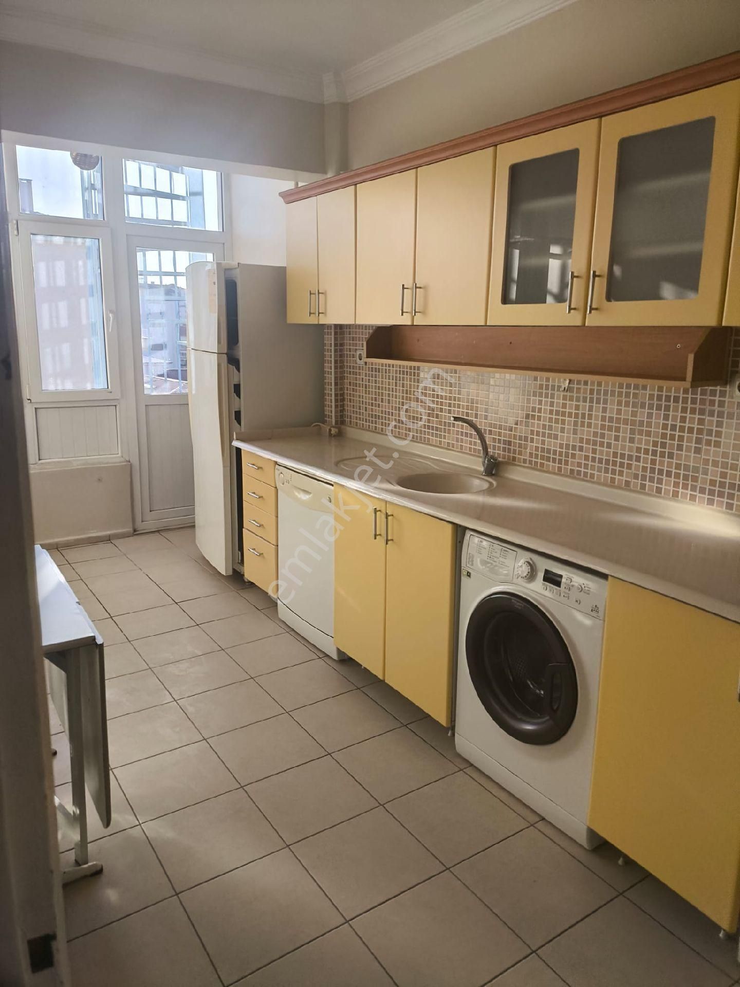 Genis Kullanımı Olan. 3+1 Eşyalı Kiralık