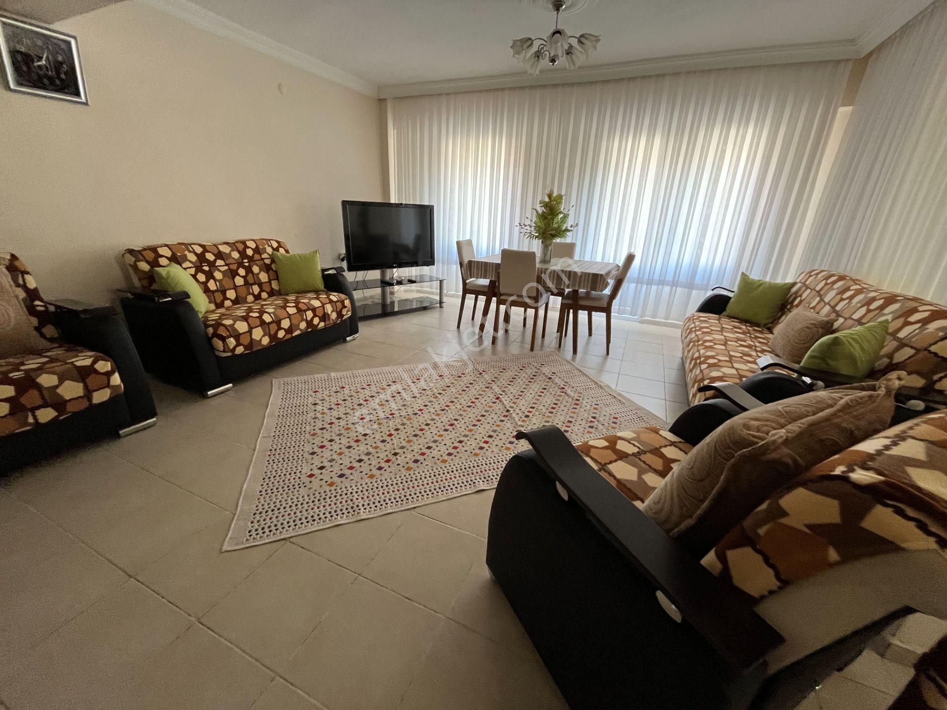 Akçay Merkez'de Denize Kordona Yakın 3+1 Eşyalı Kiralık Müstakil Trıpleks