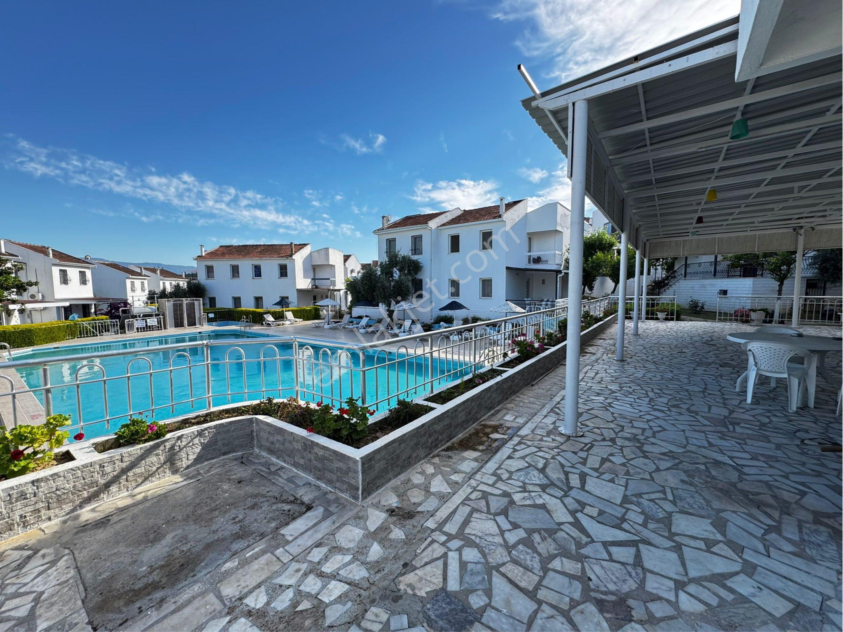 Kuşadası Yavansu Bölgesinde Acil Satılık Köşe Konum Villa - Görsel 12