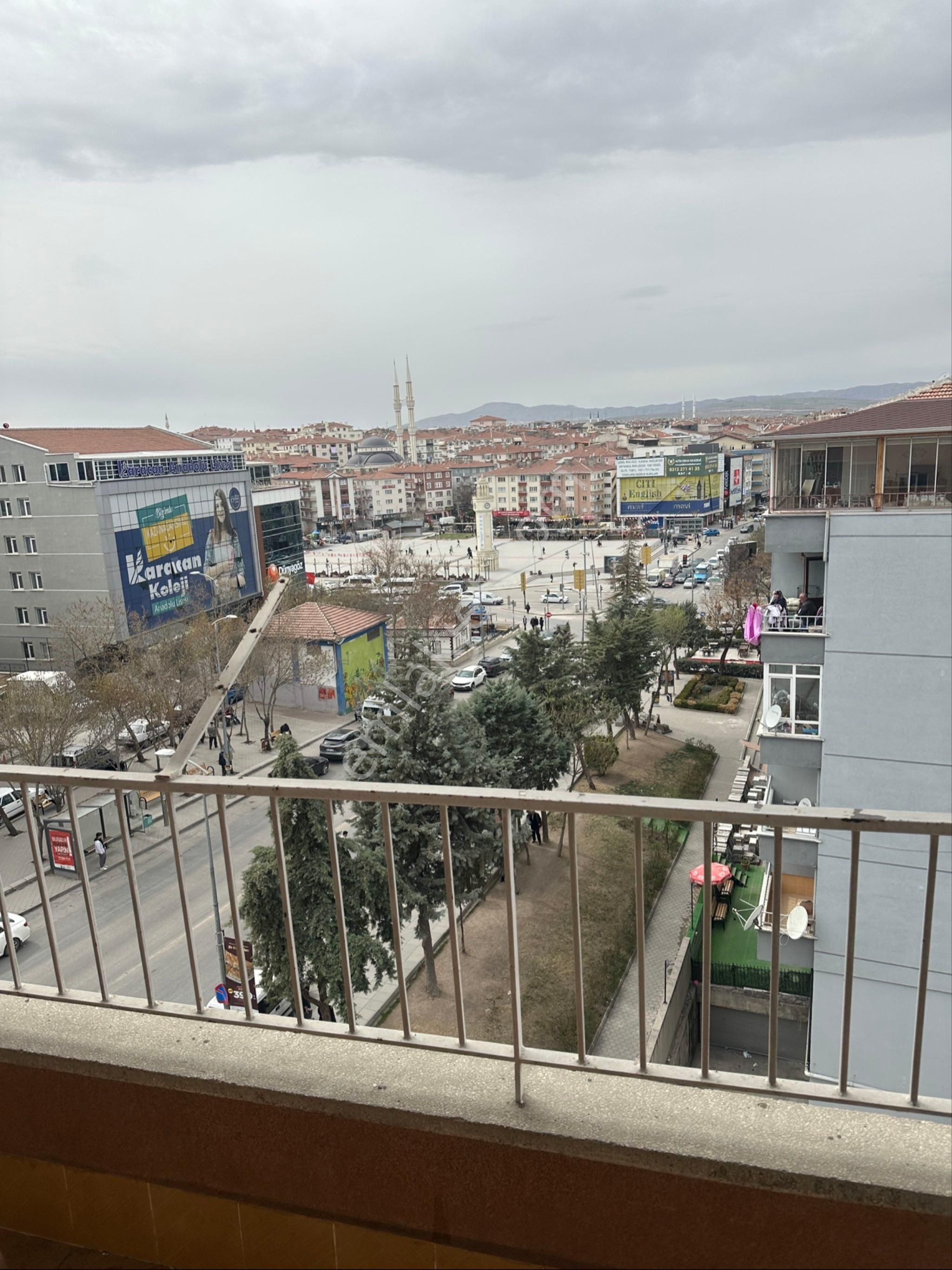 Acill Cadde Üstü Merkezde