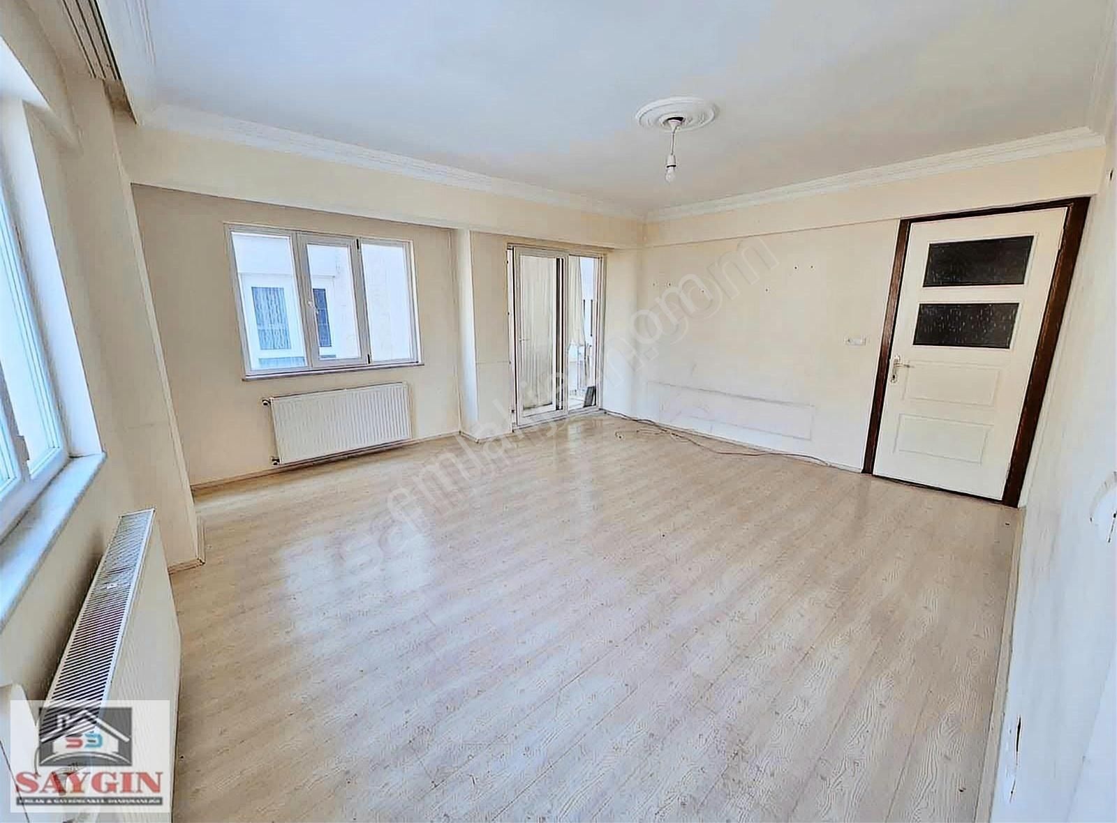Saygın'dan Yeşilköy Cad. 120 M2 3+1 2.kat Ara Kat Önü Açık Daire