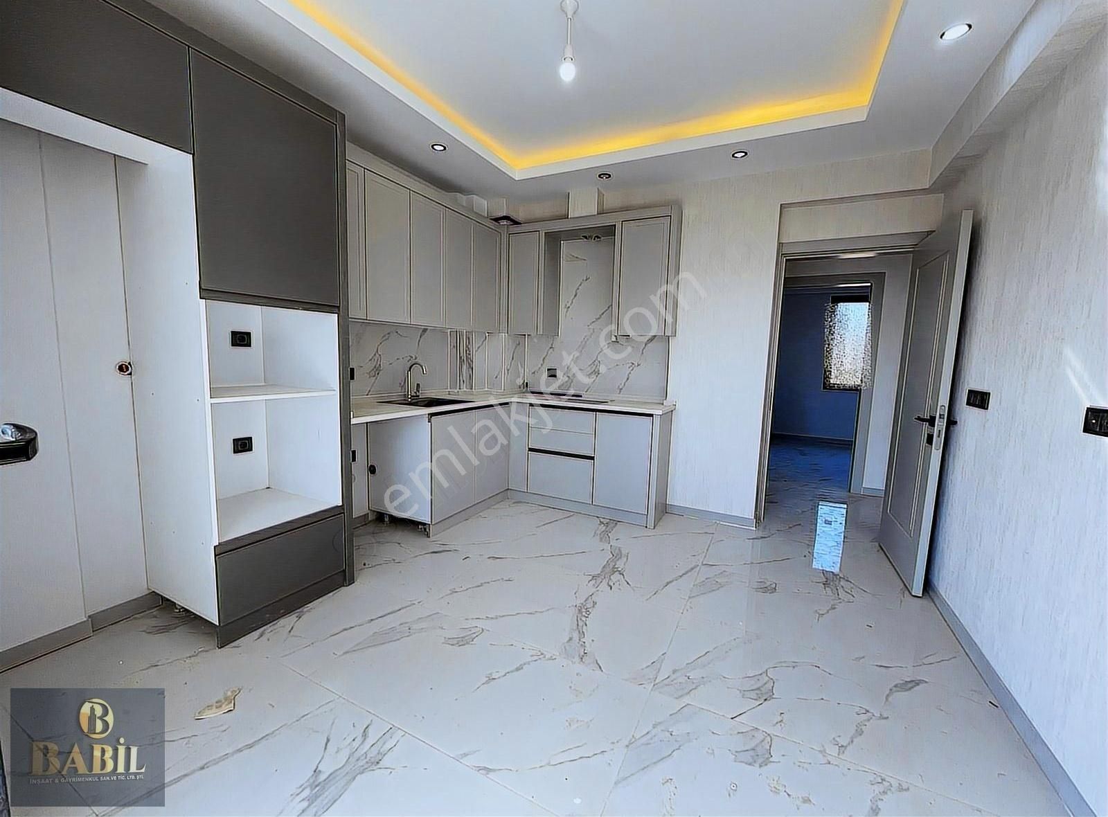 Arakat Ön Cephe Ebeveyn Banyolu Geniş Balkonlu 3+1 Diare