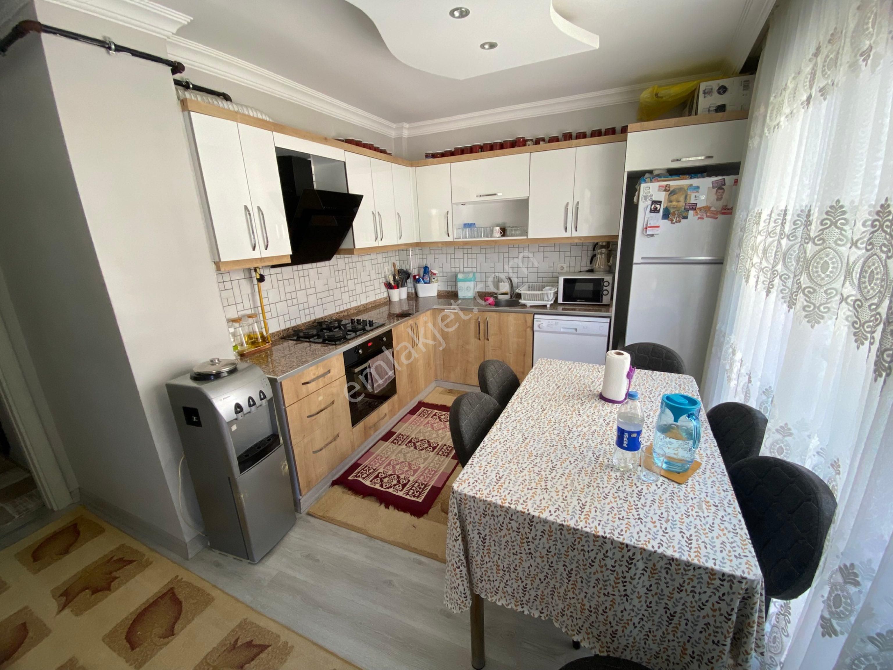 Buca Uçanyol Meydan Yakını 2+1 Arakat 100m2 Genç Binada Asansörlü Arakat Satılık Daire