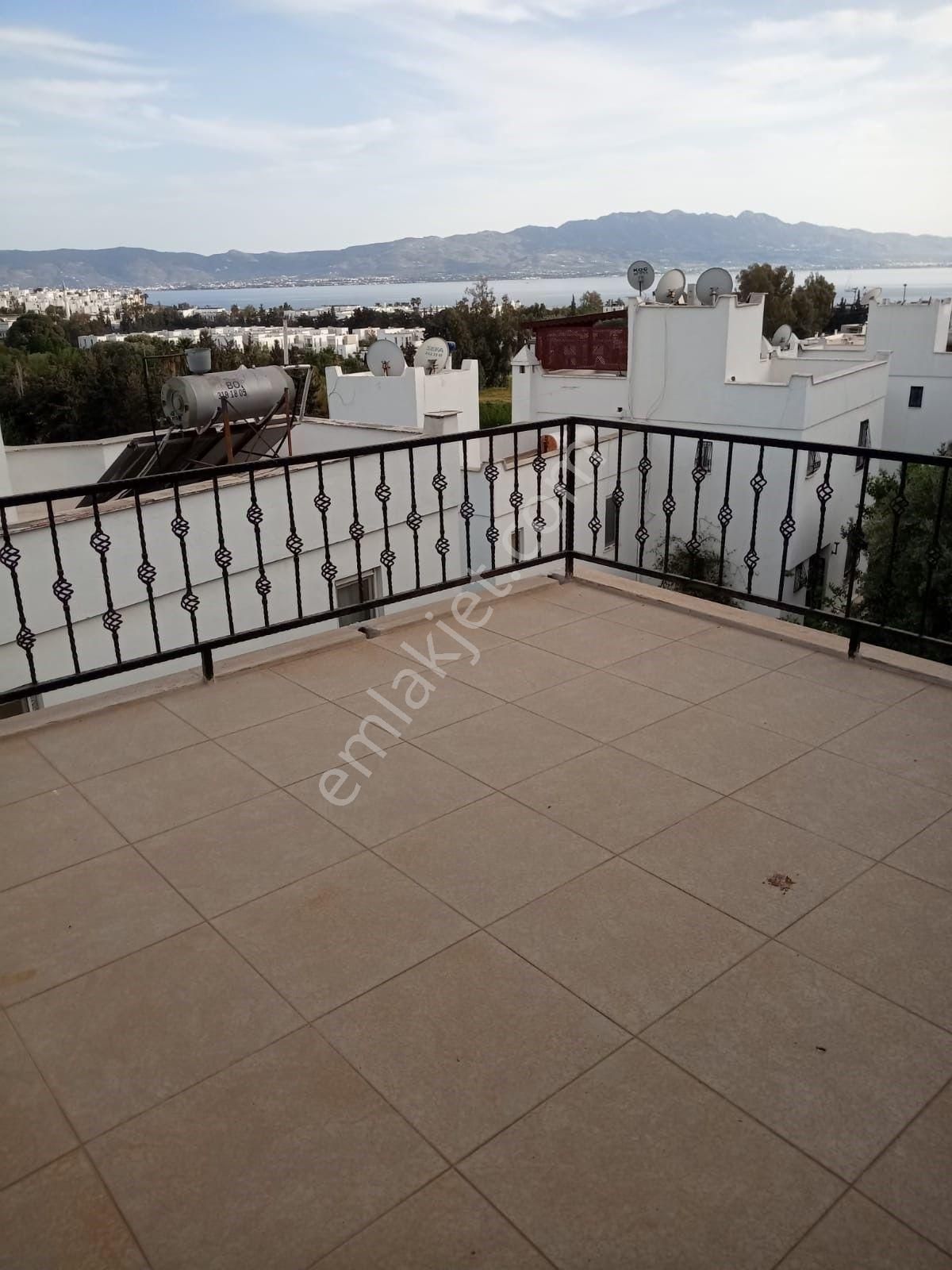 Bodrum Akyarlar Yıllık Kiralık Site İçi Dubleks Daire